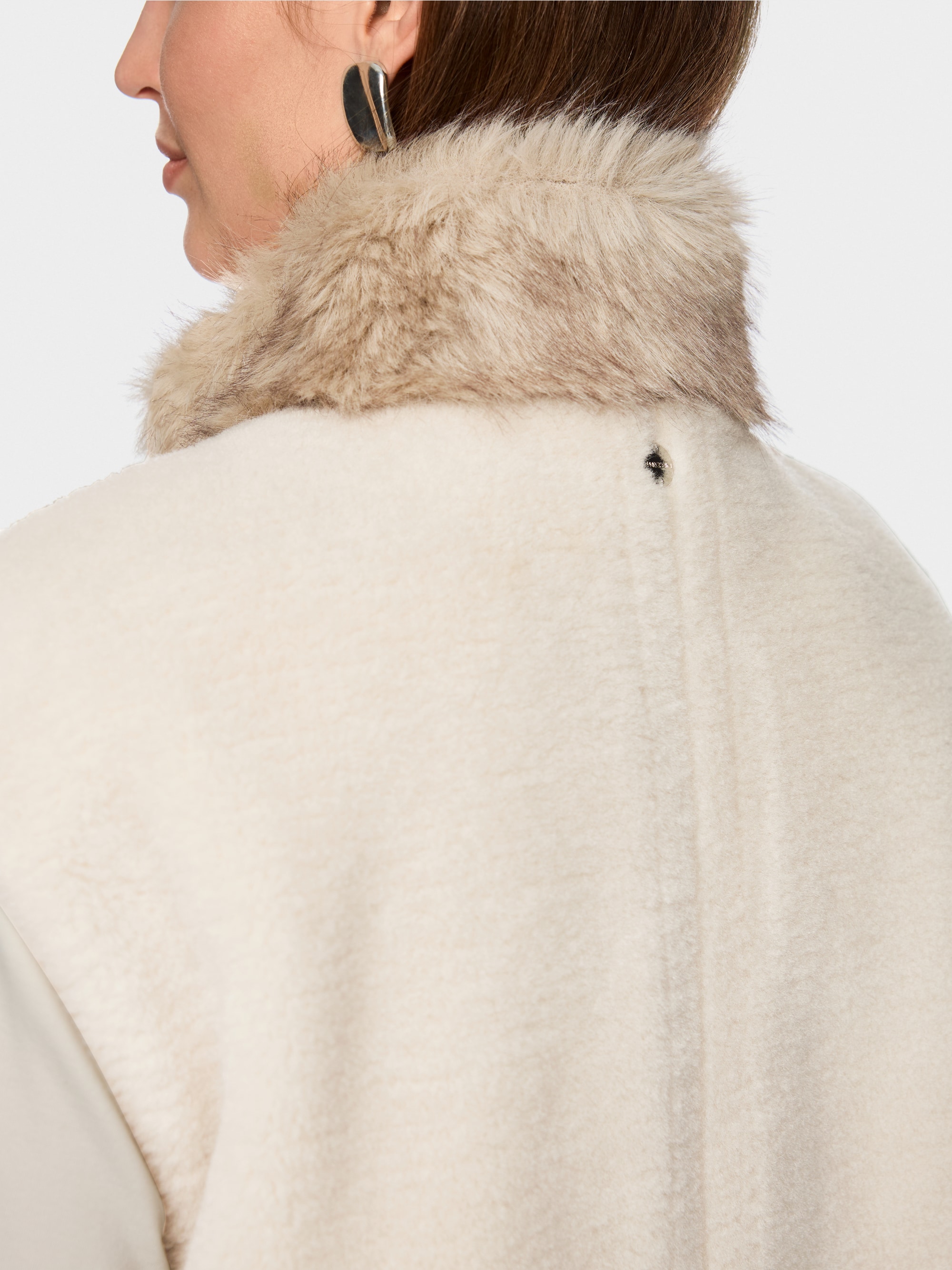 Knus vest met kraag van imitatiebont
