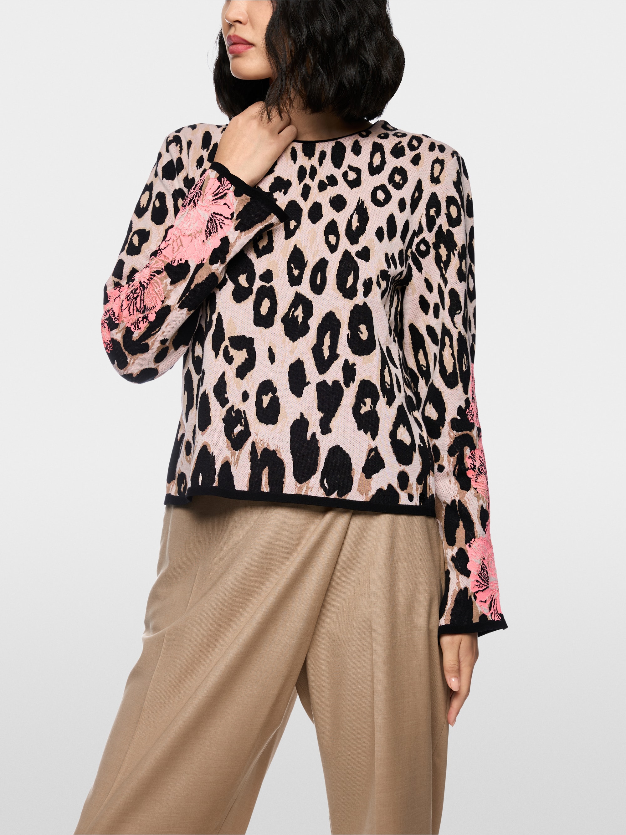 Bloementrui met luipaardprint Knitted in Germany