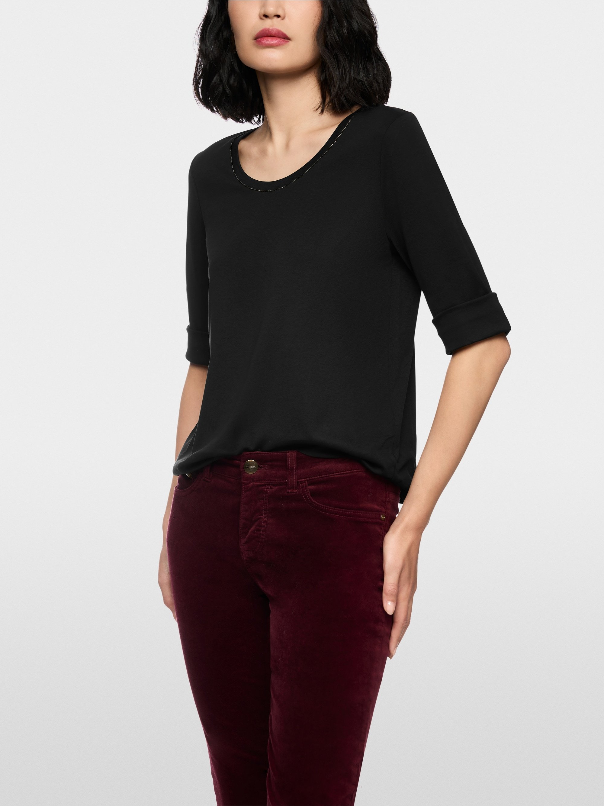 T-shirt with chain trim