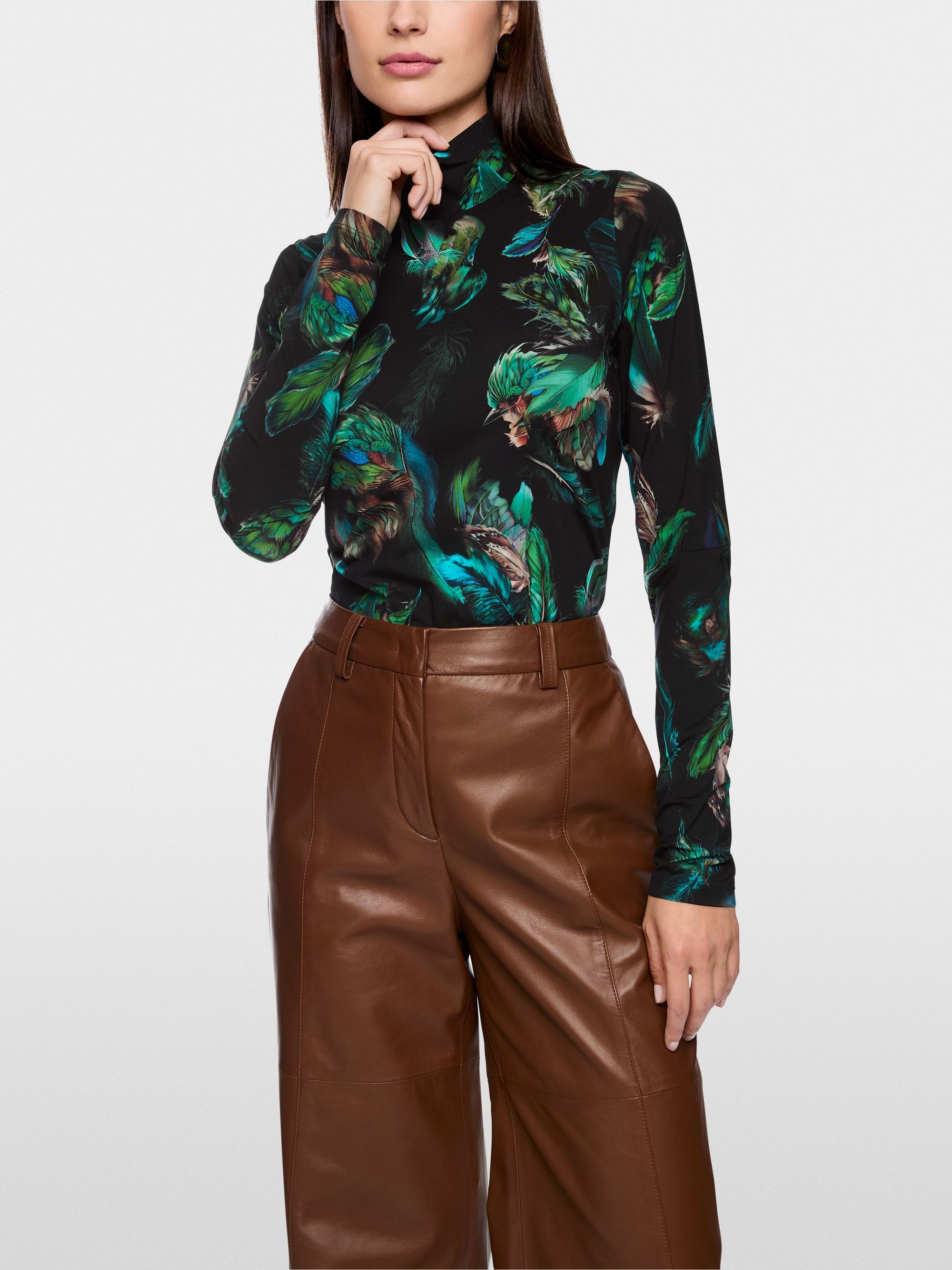 Stretch-Shirt mit Federn-Print