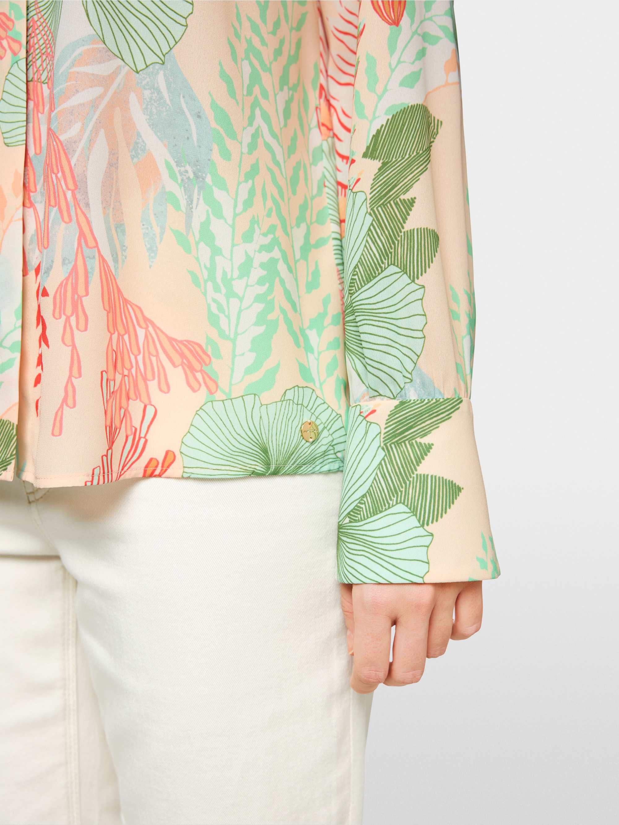Blouse with floral pattern