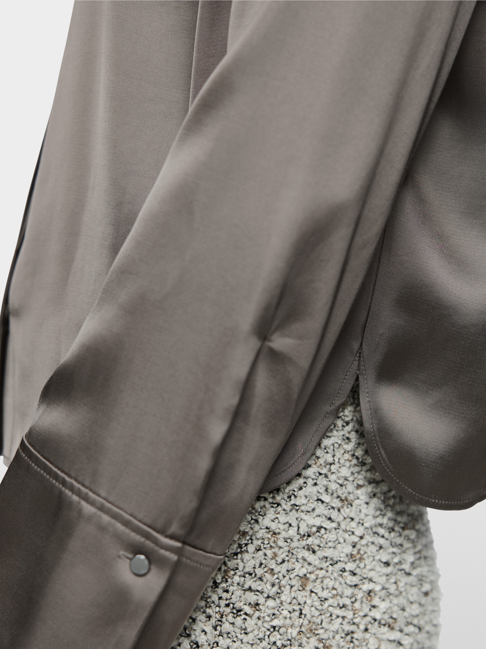 Vrouwelijke blouse met strik