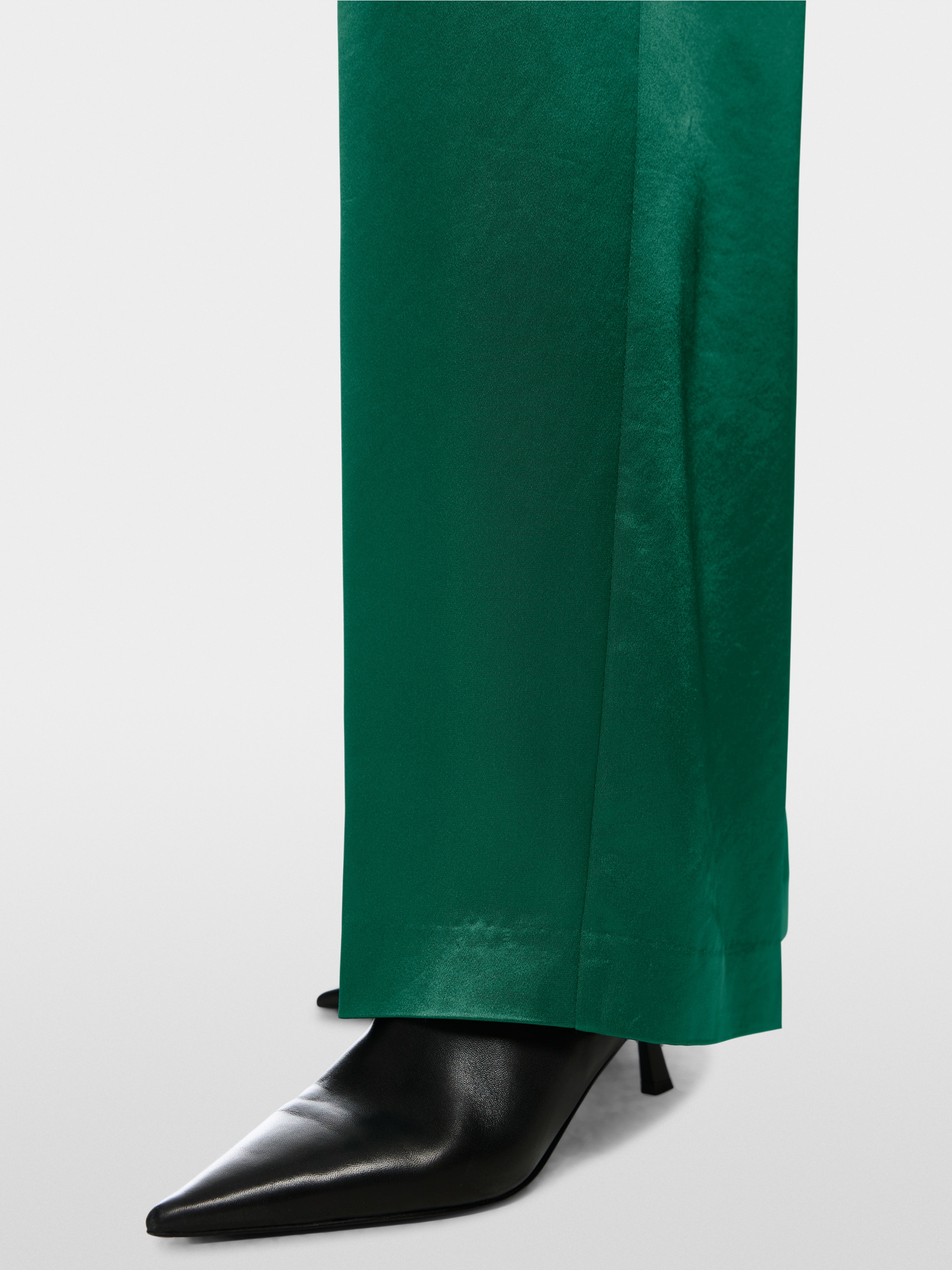 Satin-Hose WASCO mit weitem Bein