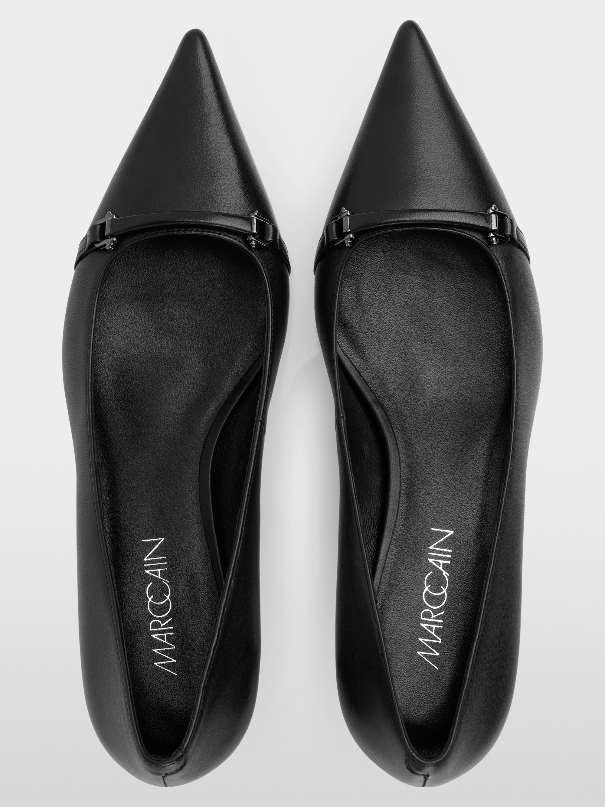 Elegante Kitten-Heels mit Zierdetail