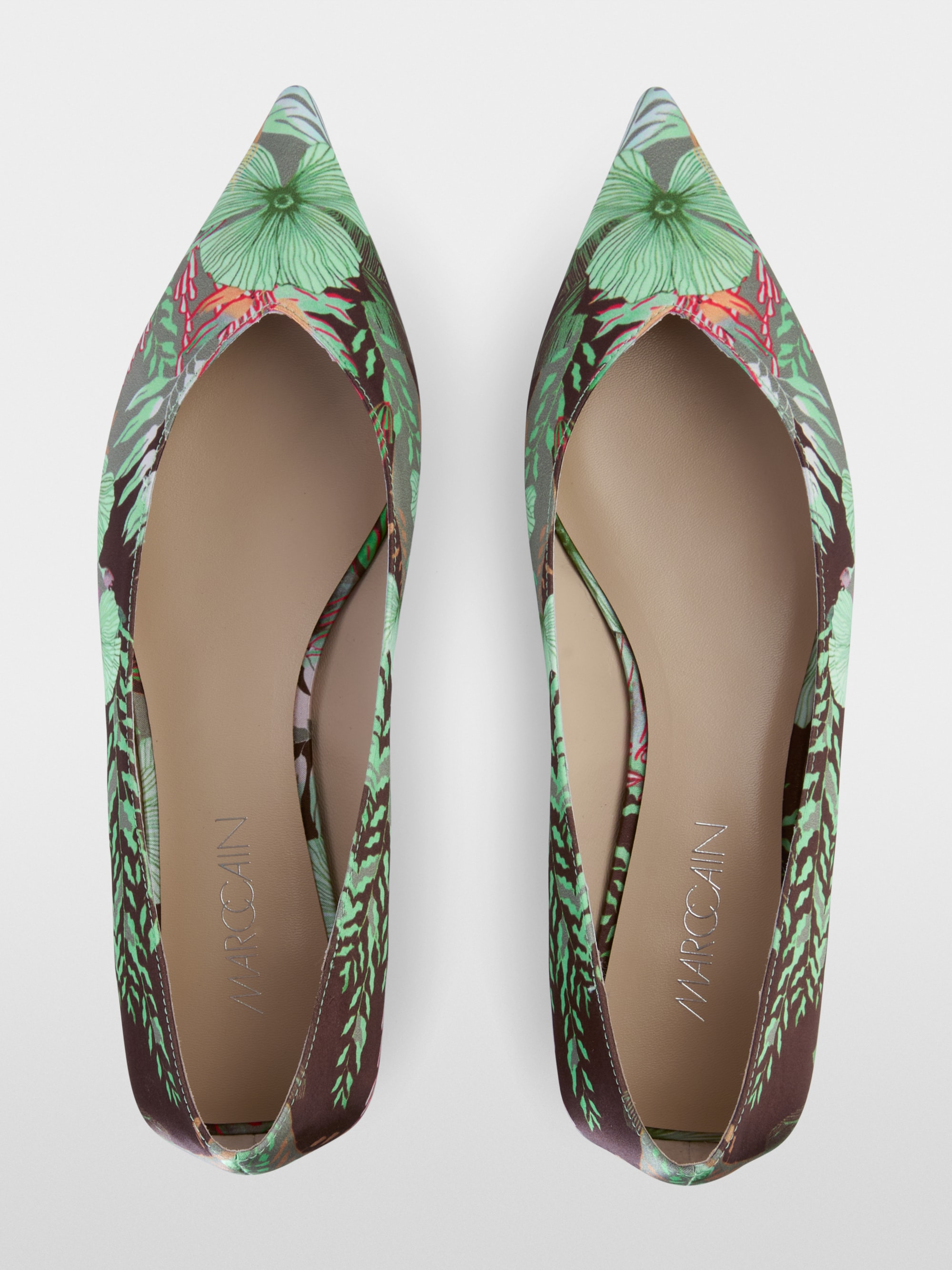 Ballerina mit floralem Print
