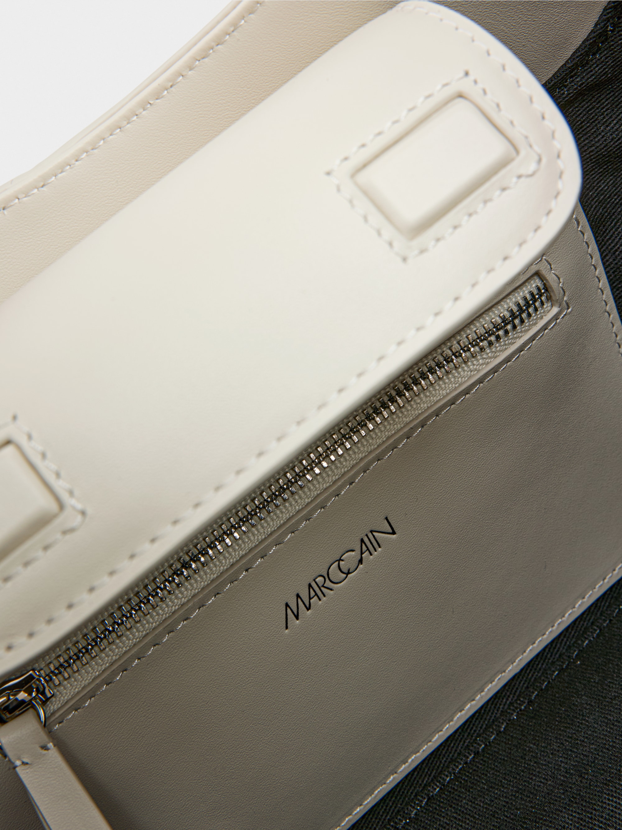 Schultertasche aus Leder