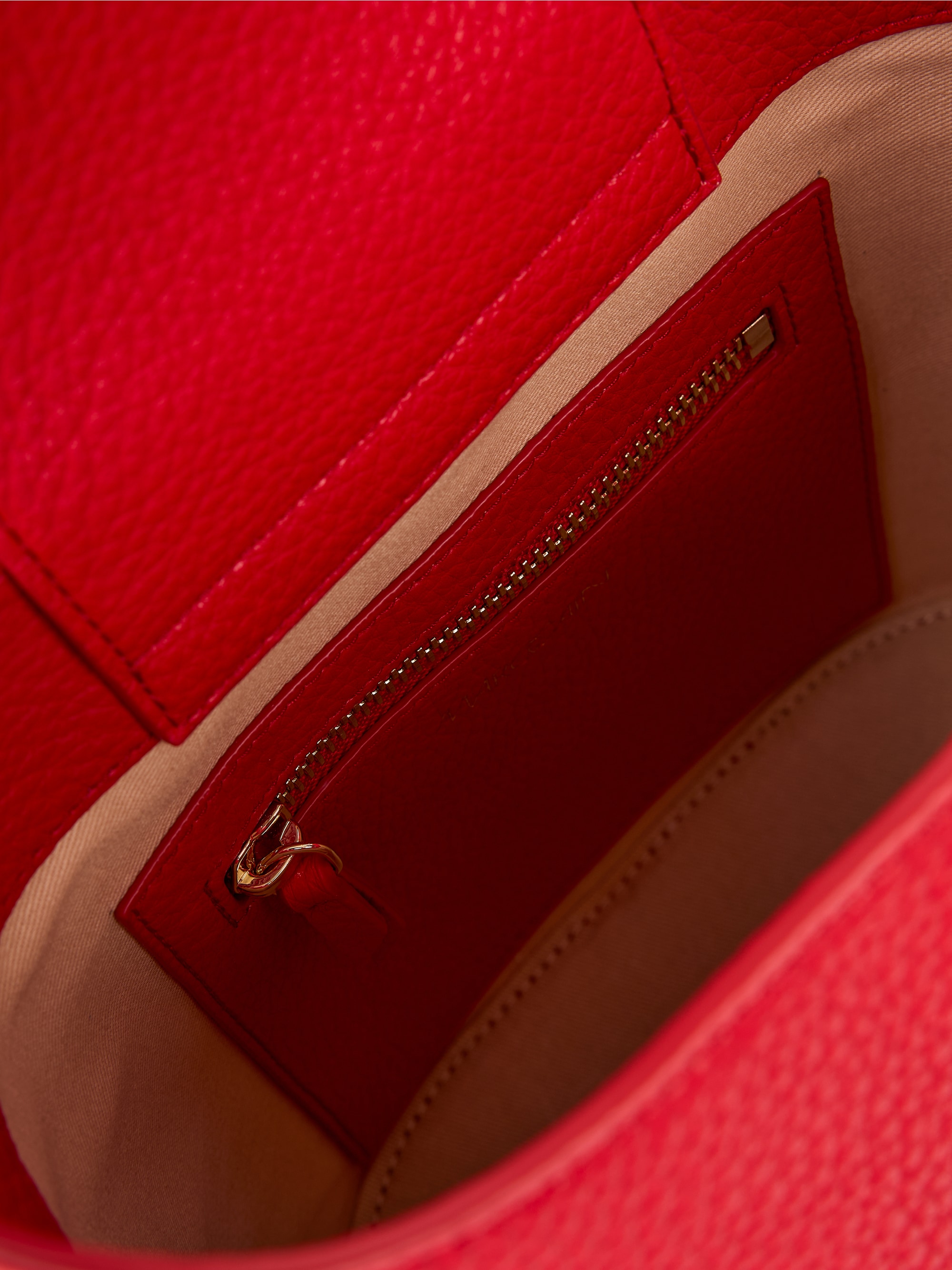 Henkeltasche aus Kunstleder