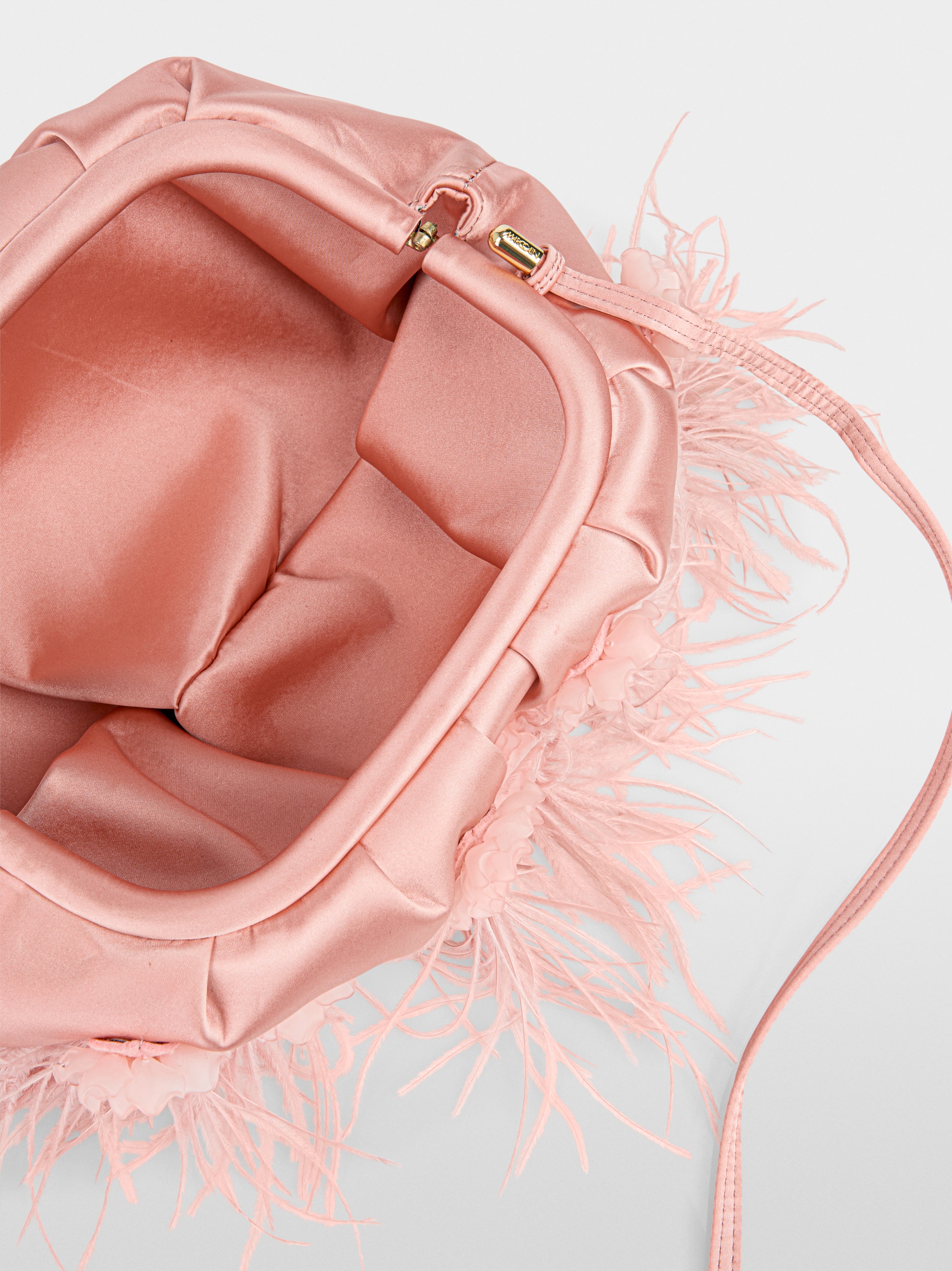 Edle Clutch mit Federn