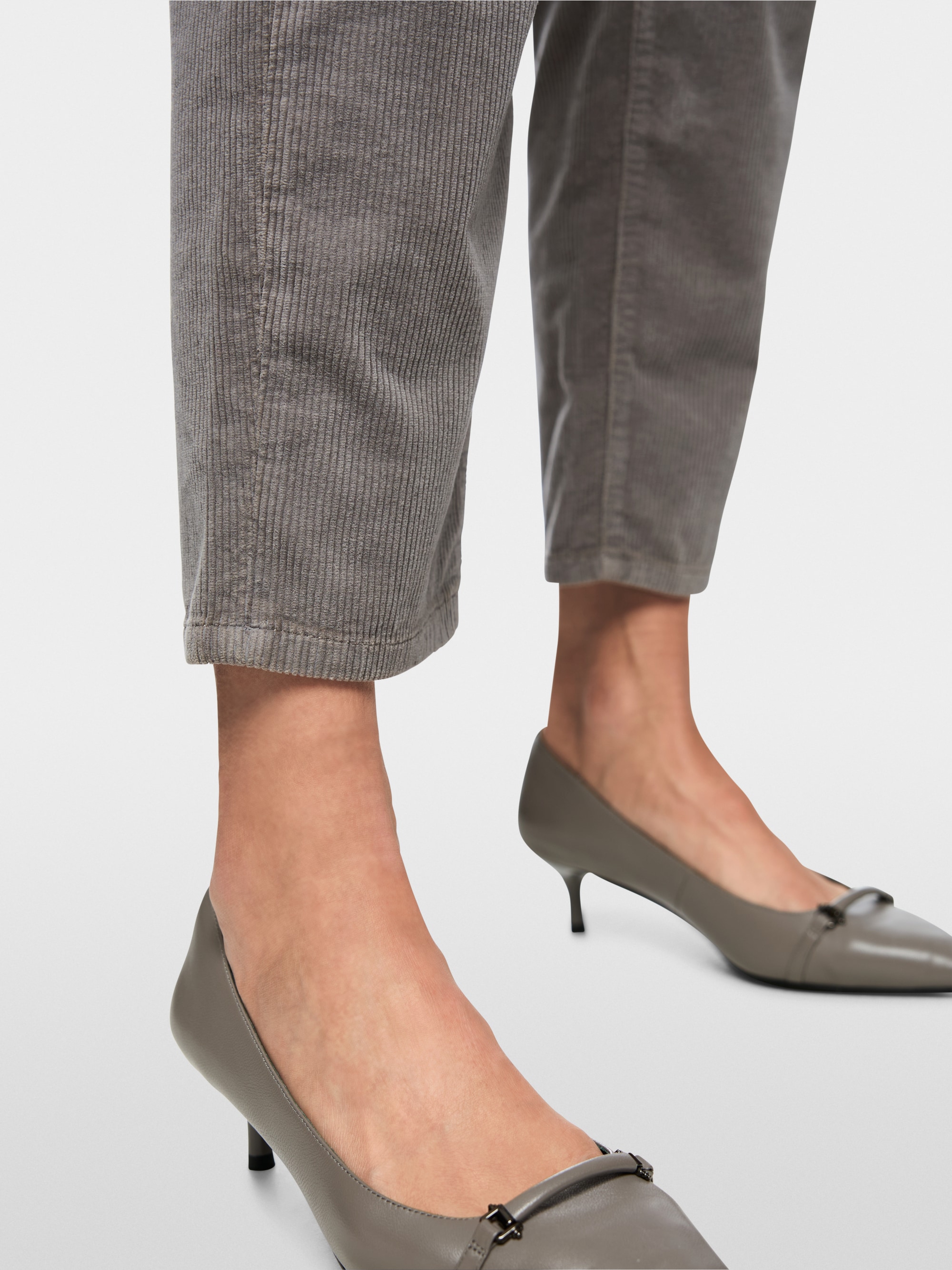 Cordhose RIAD mit High Waist