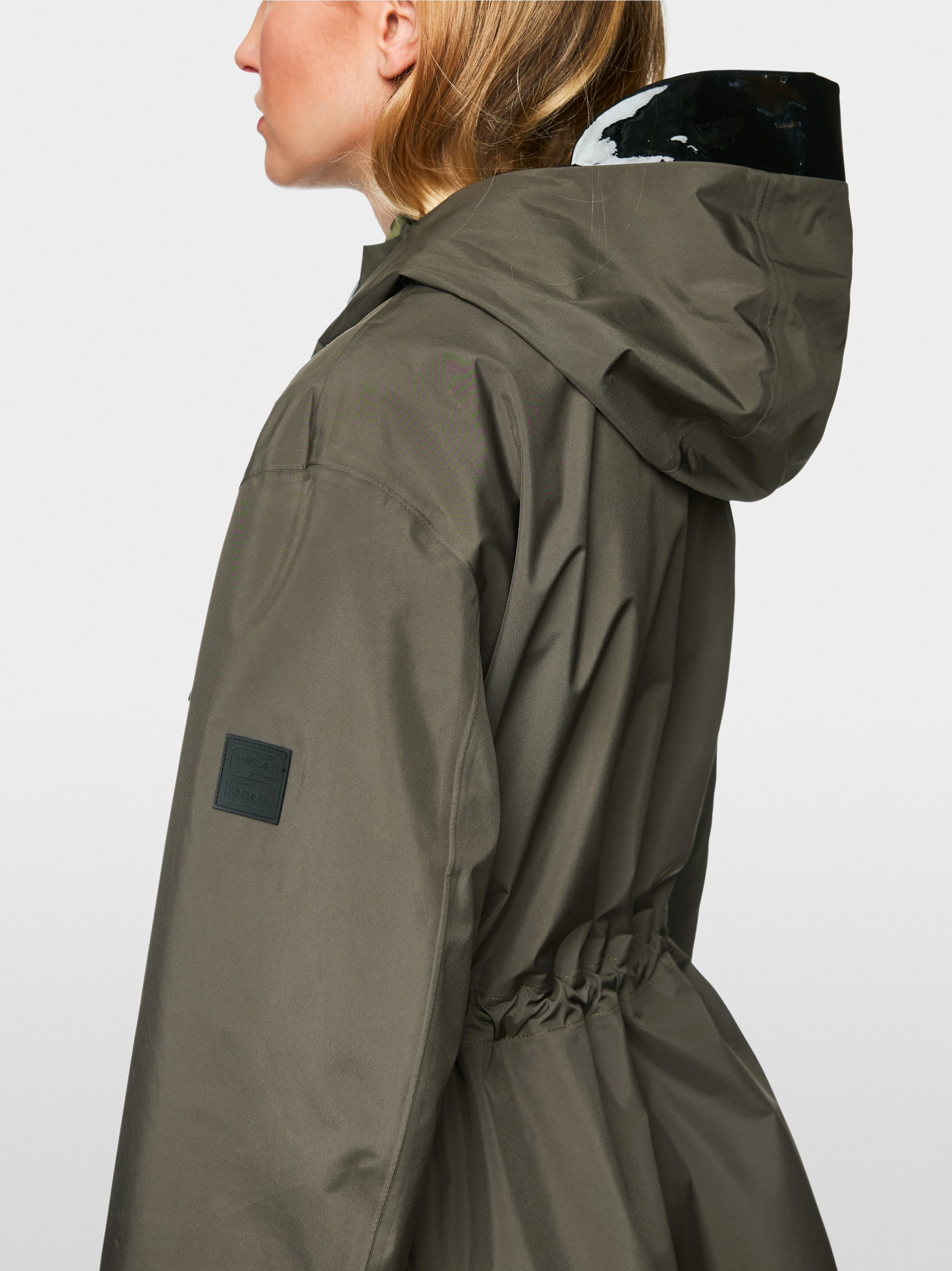 Veste outdoor avec cordon coulissant