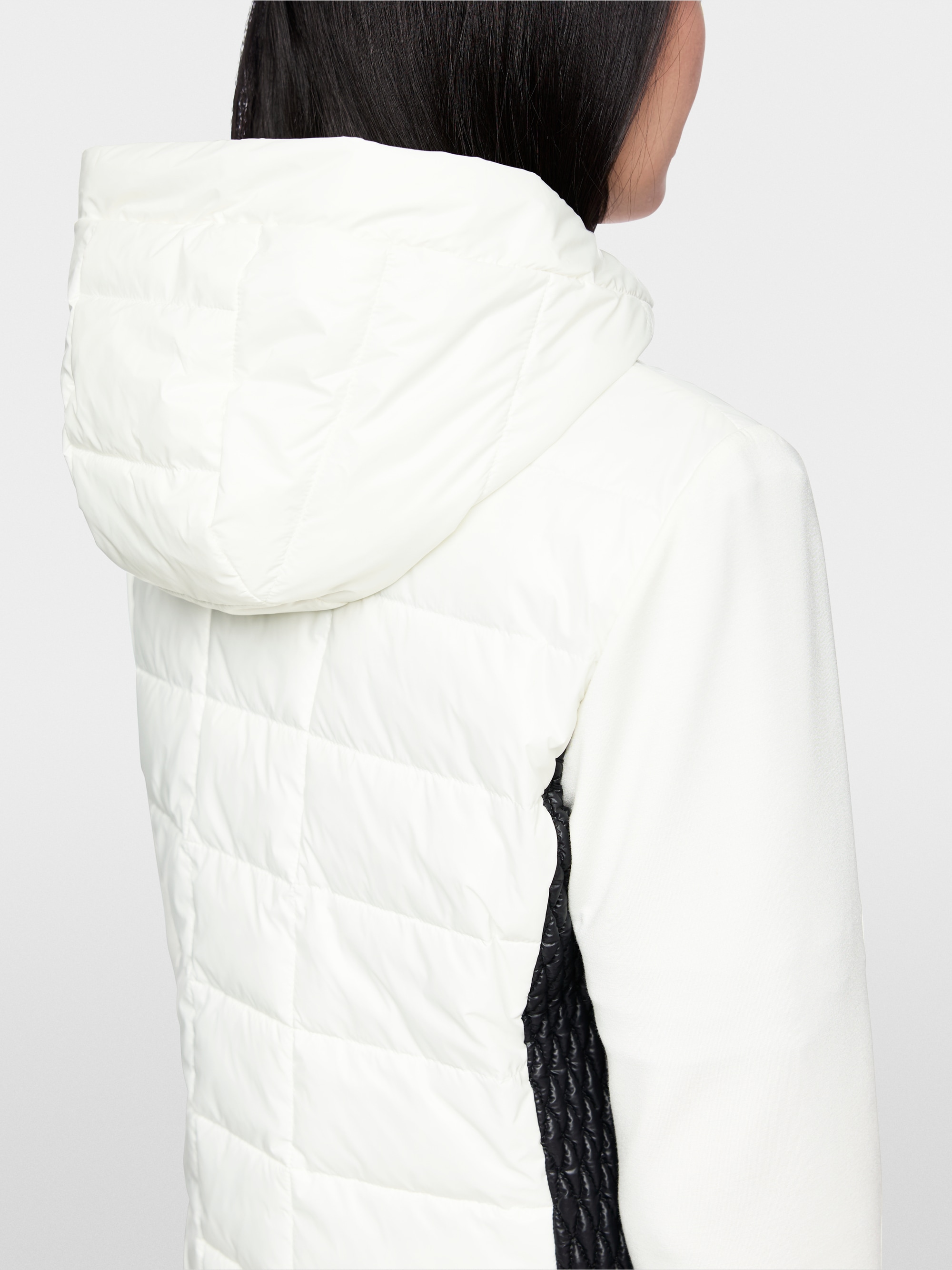 Jacke mit Fake-Daune und Kapuze