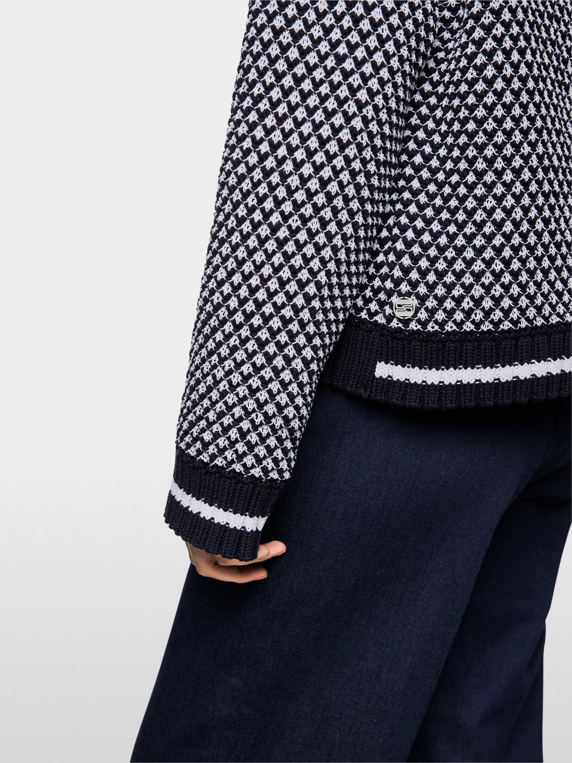 Knitted in Germany short jumper