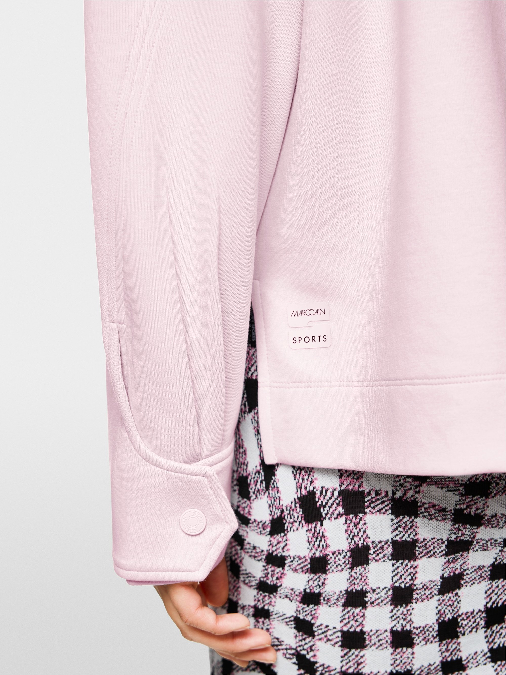 Sweatshirt with asymmetrical collar