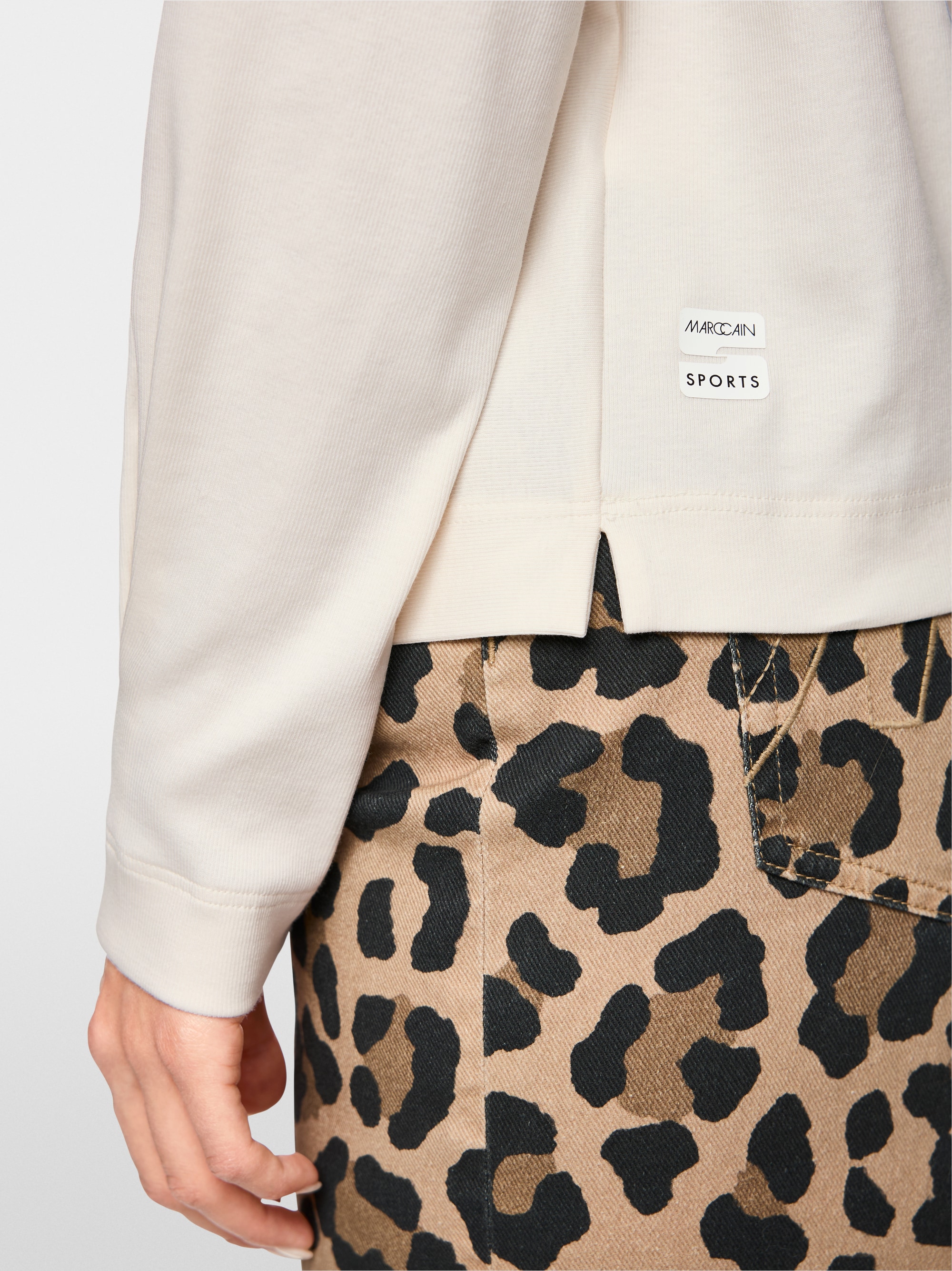 Long-sleeved shirt with boat neck