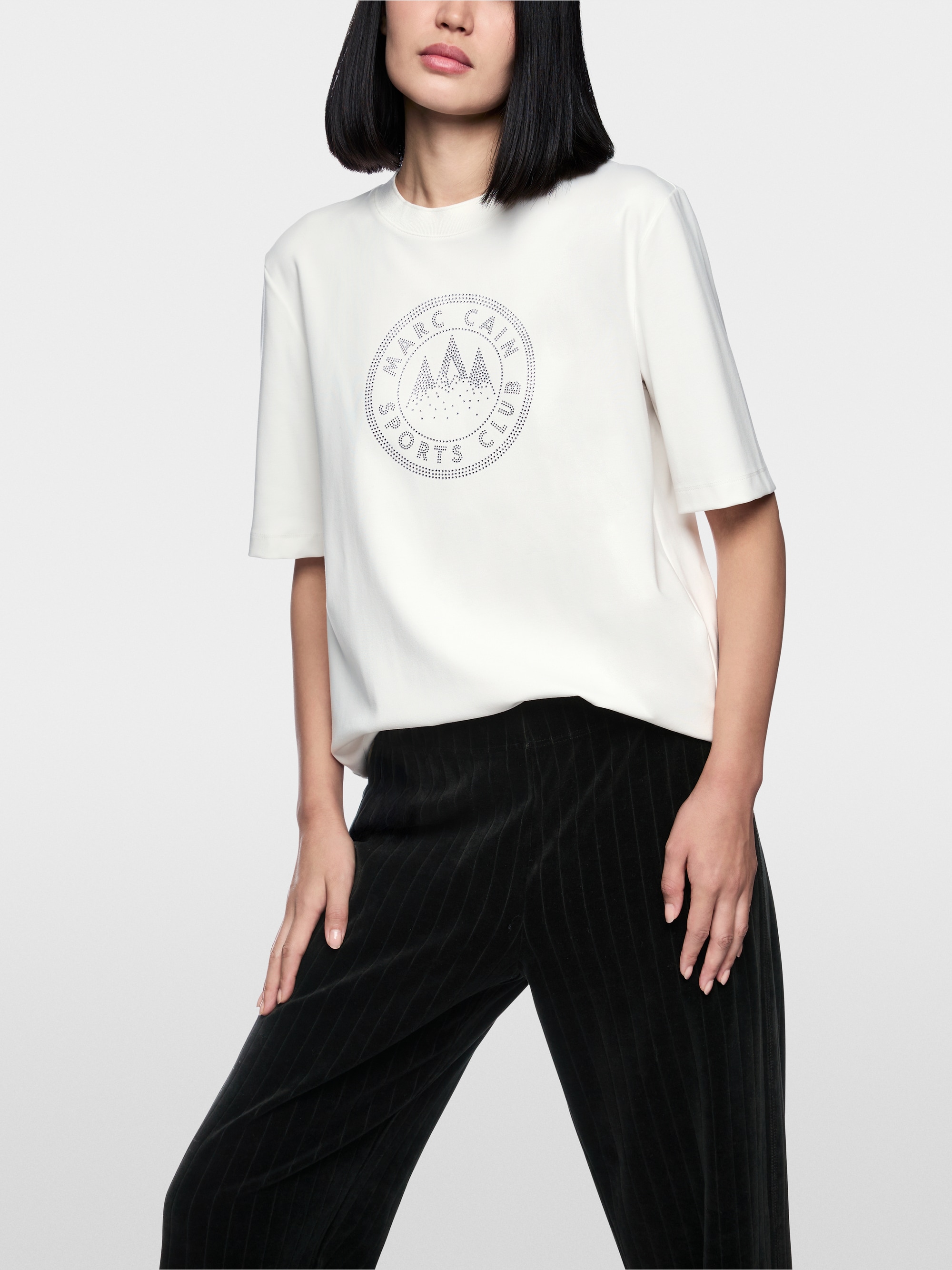 T-shirt with hotfix motif