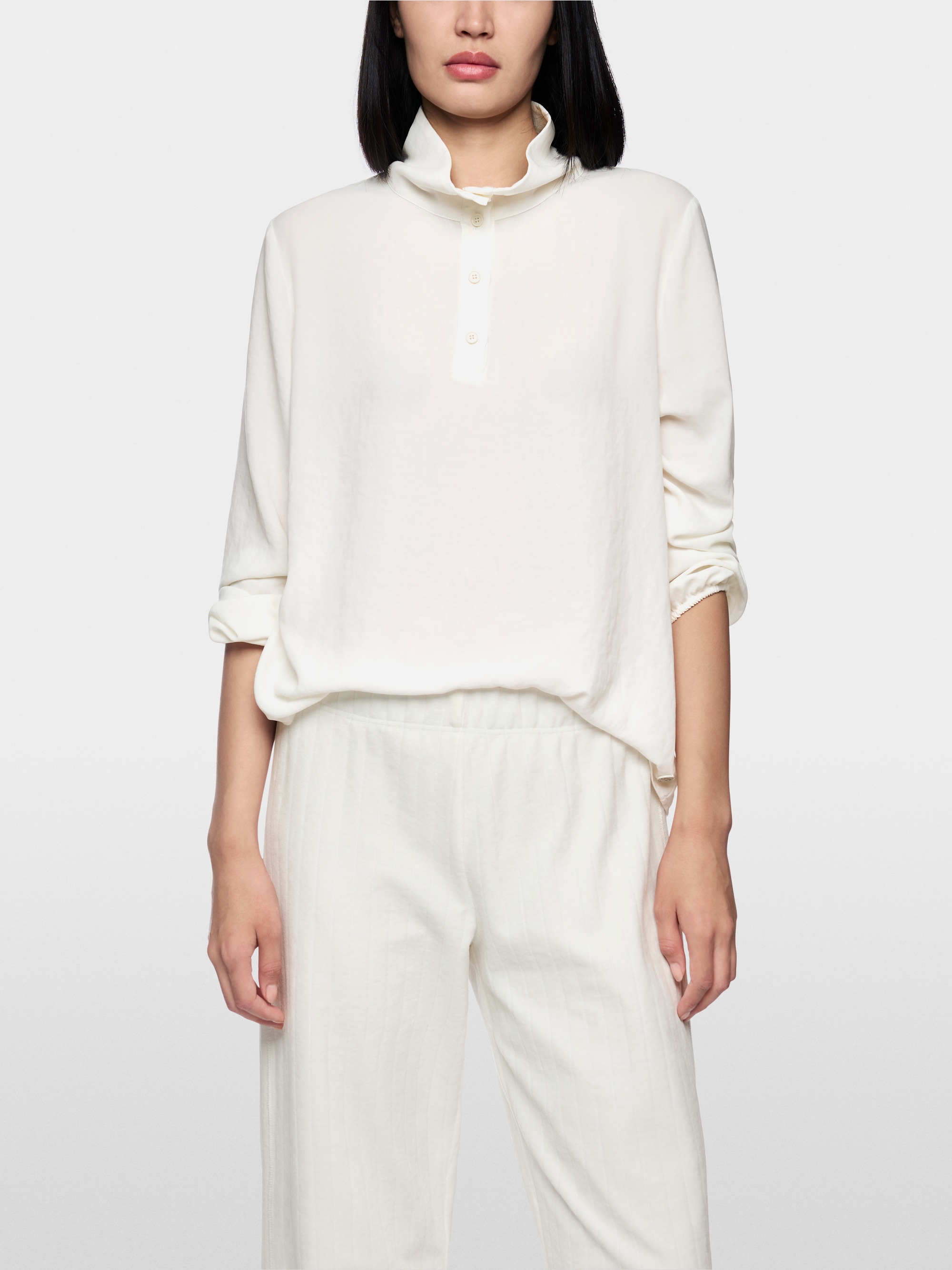 Flowing tunic blouse with collar