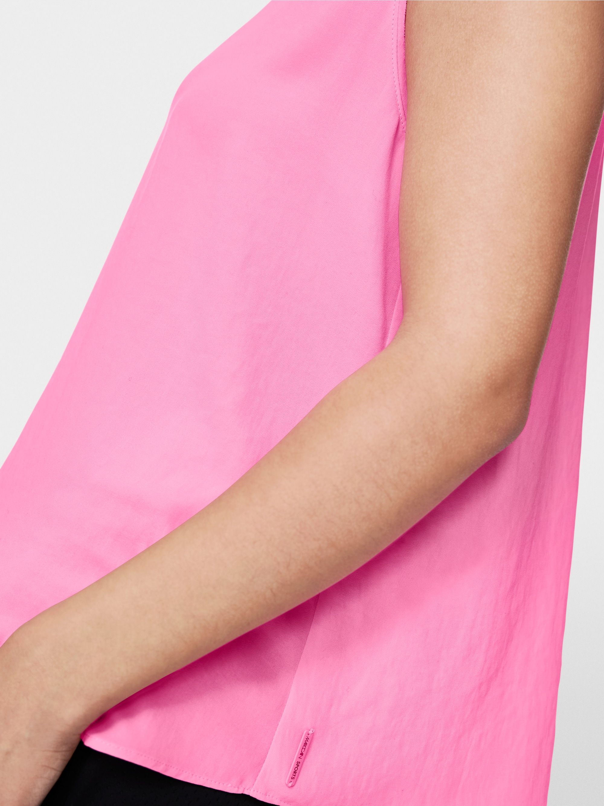 Loose sleeveless top