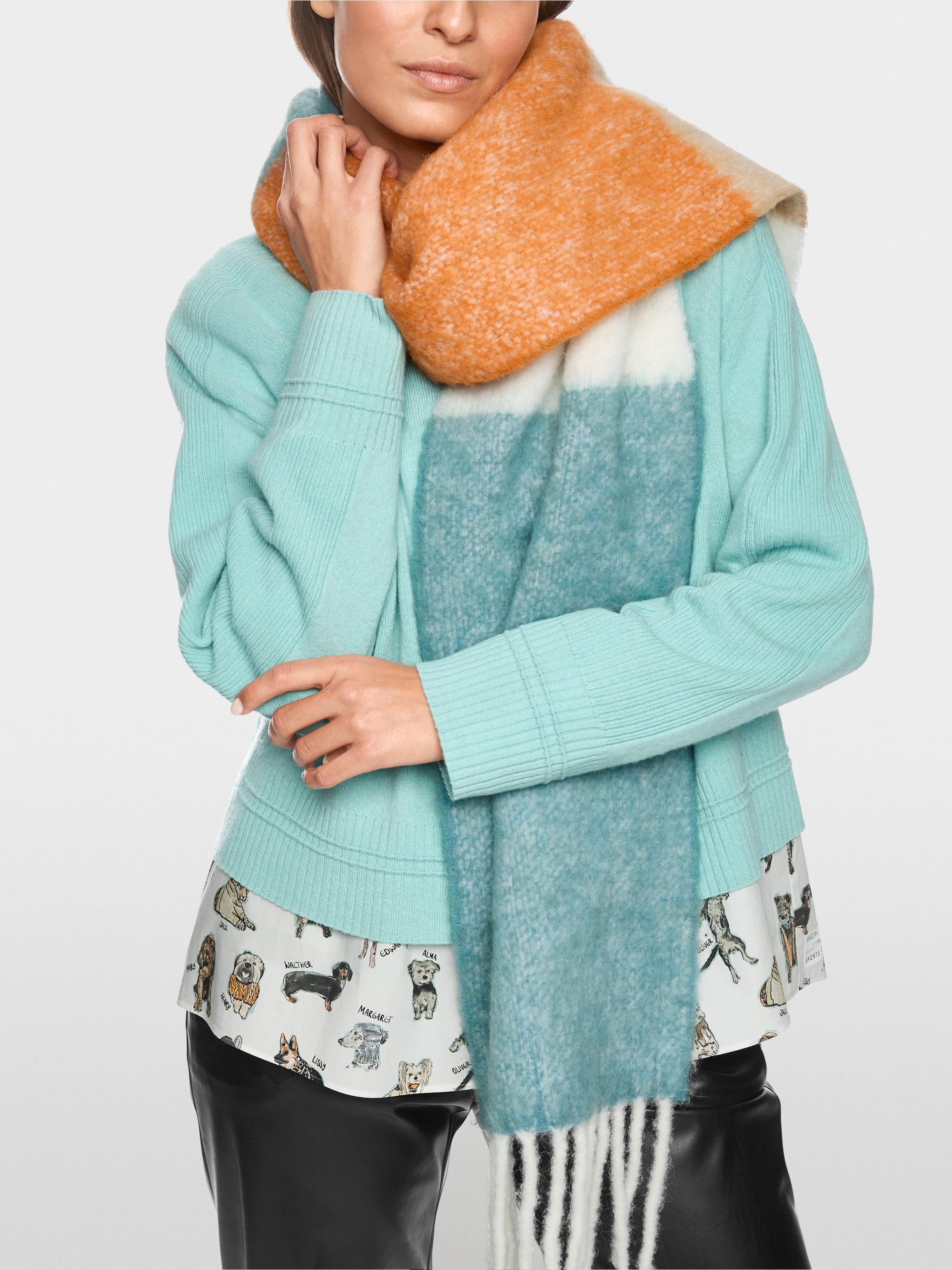 Warme sjaal in colourblocking-look