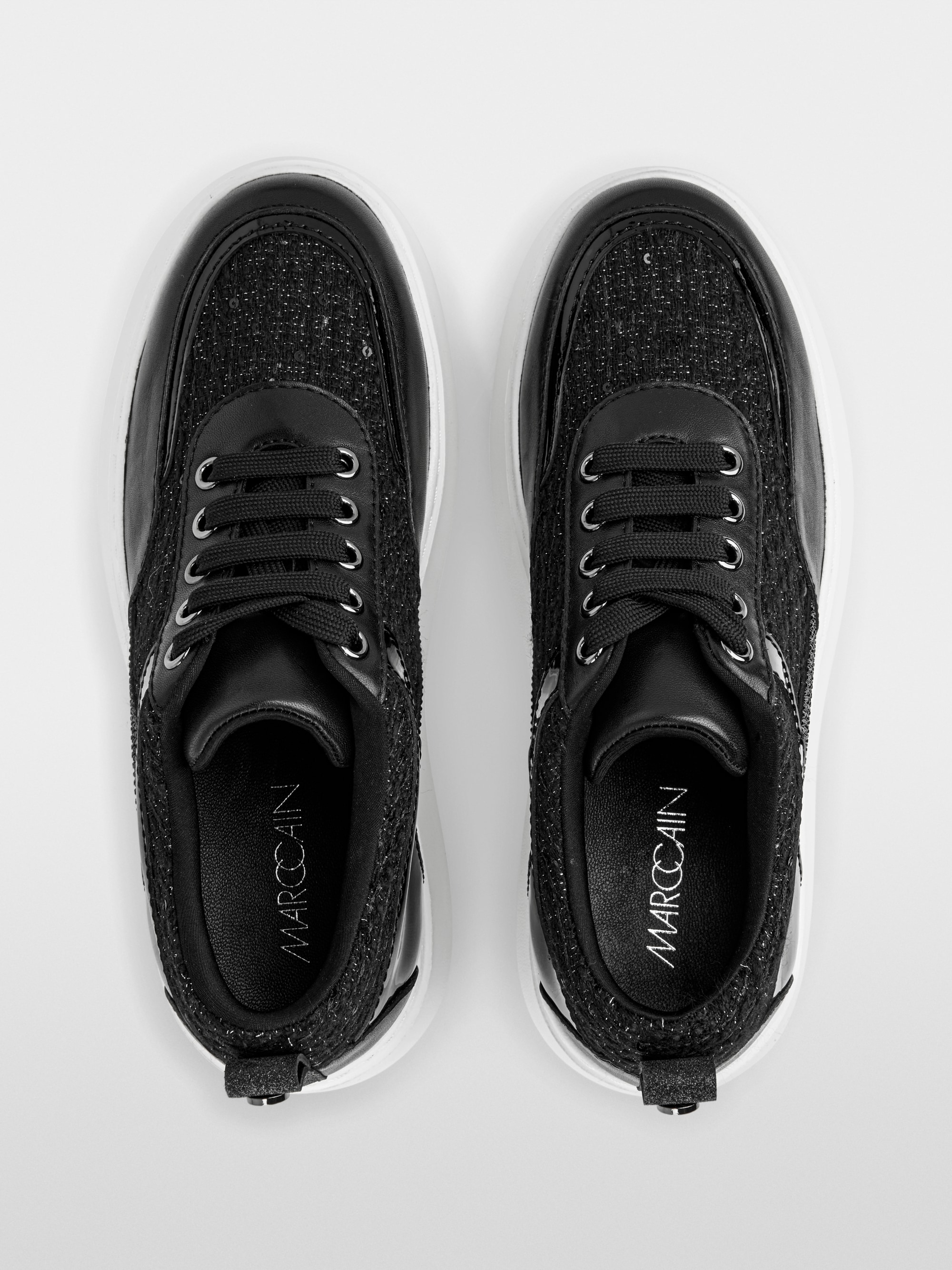 Sneakers met glitter en lakdetails