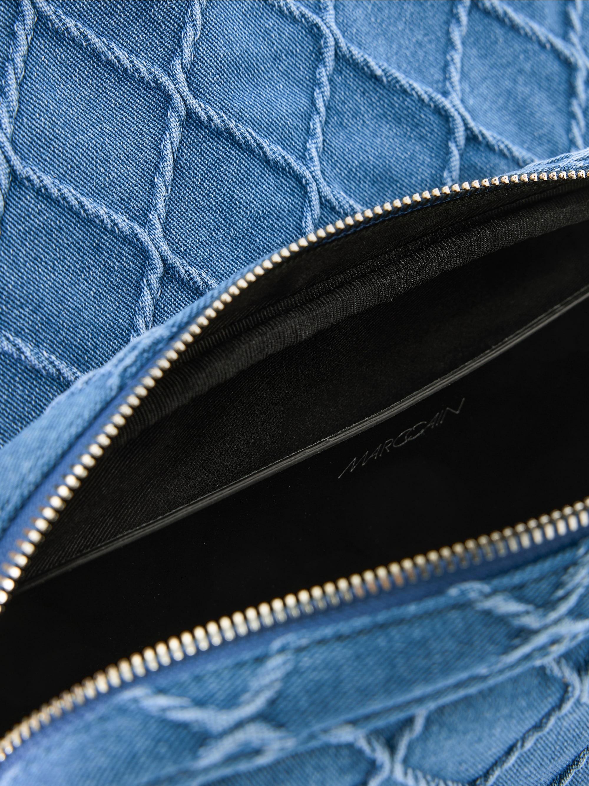 Schultertasche aus Jeansmaterial