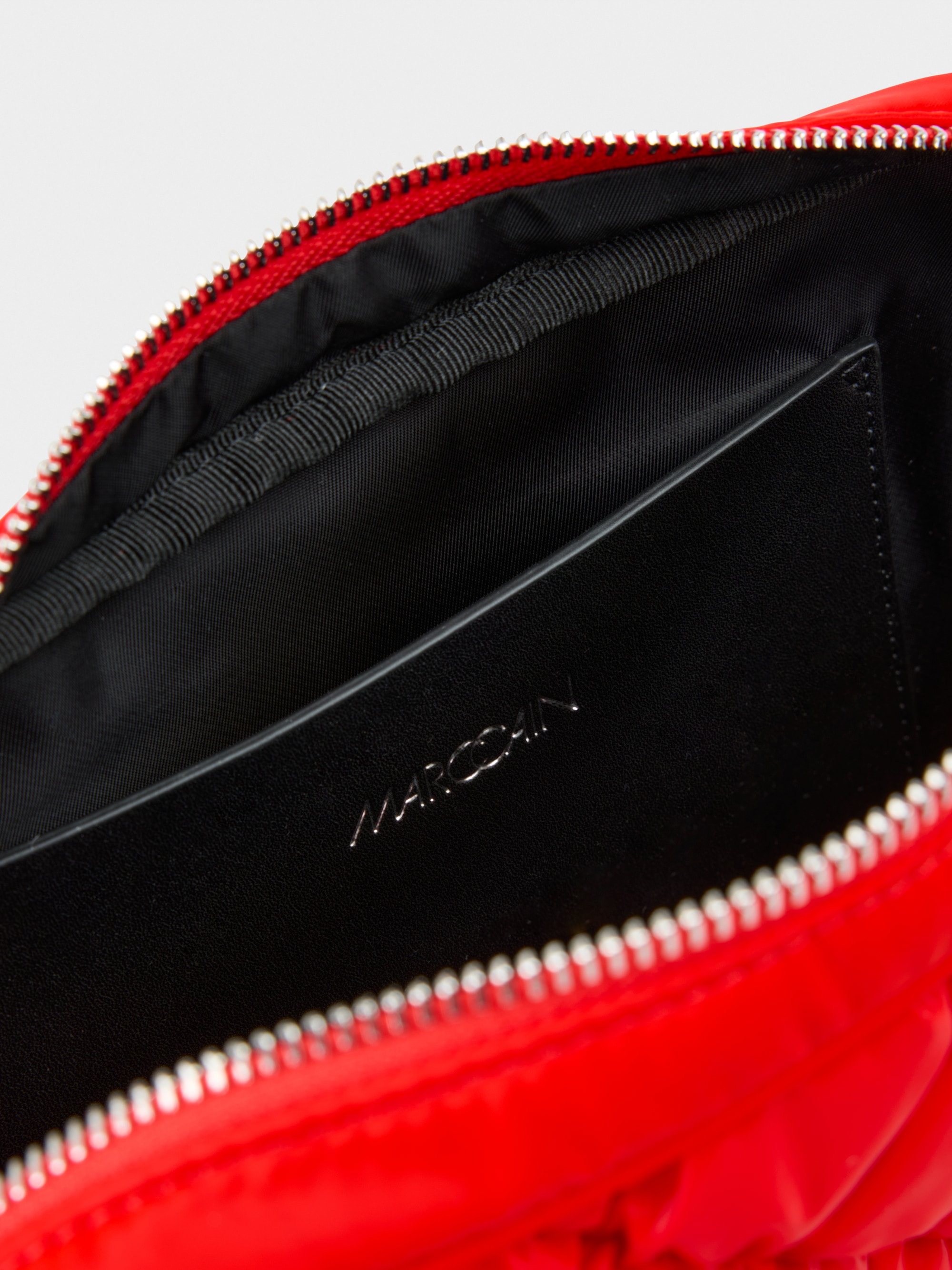 Schultertasche mit verstellbarem Riemen