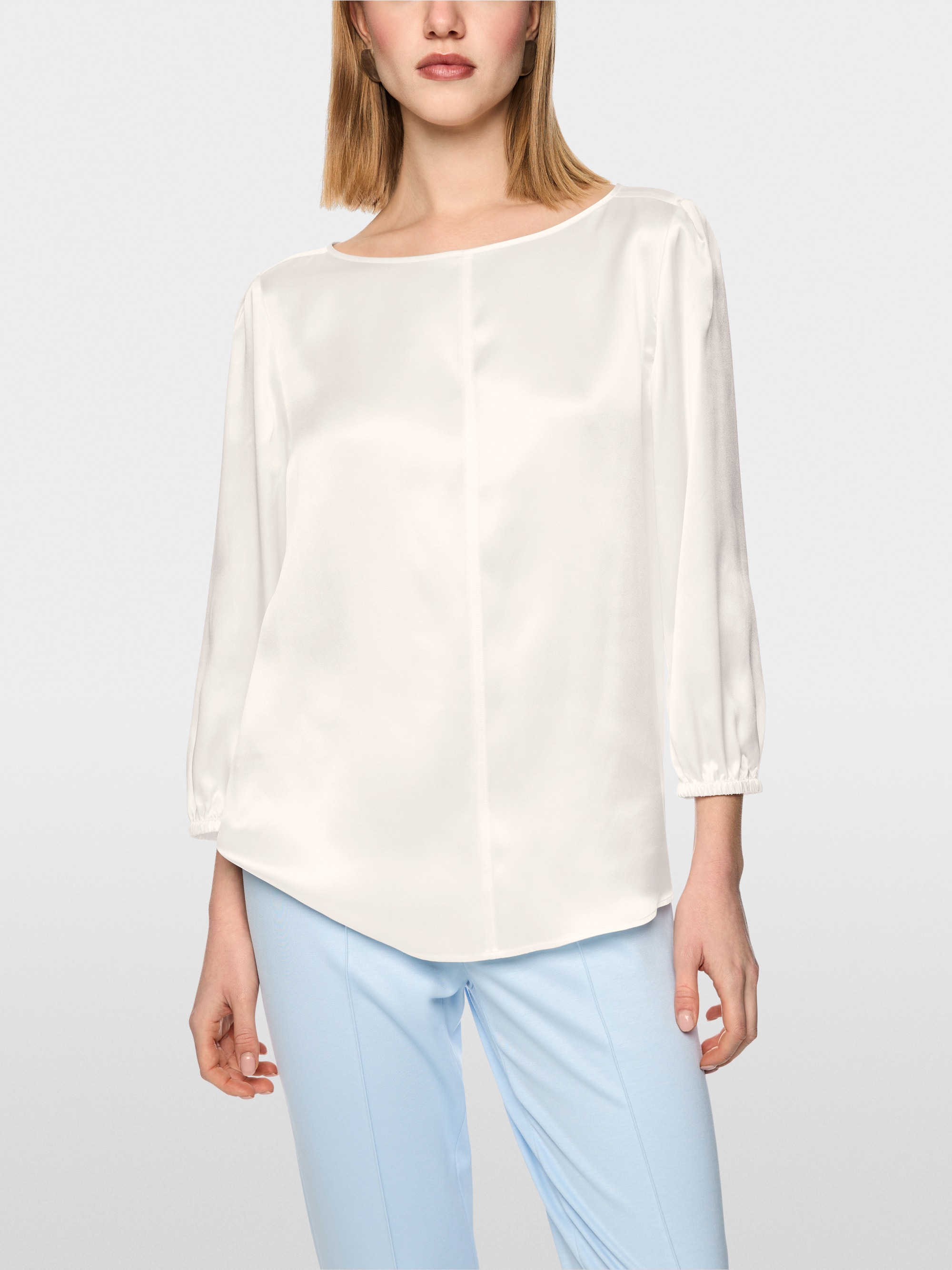 Feminine blouse in pure silk
