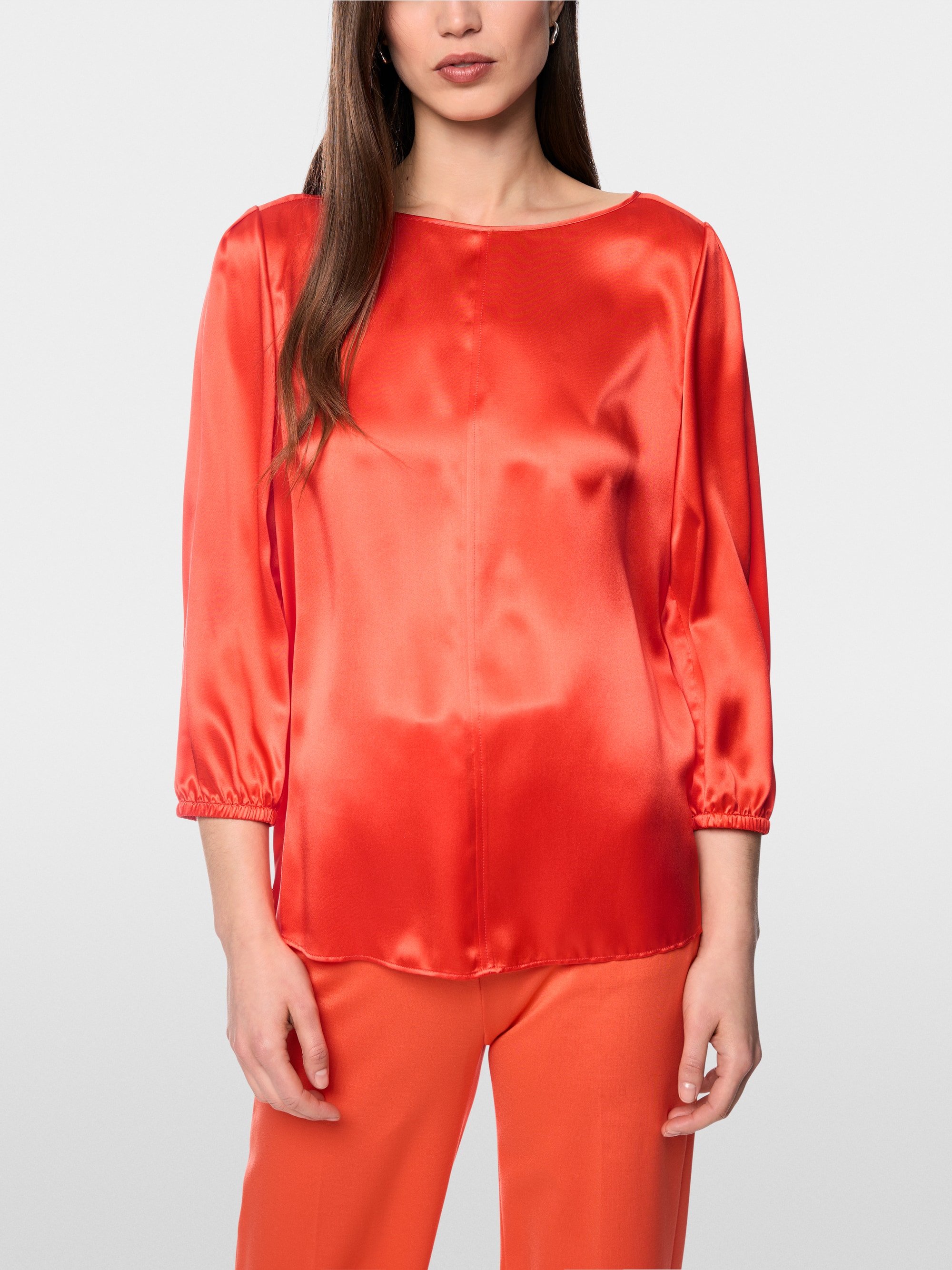 Feminine blouse in pure silk