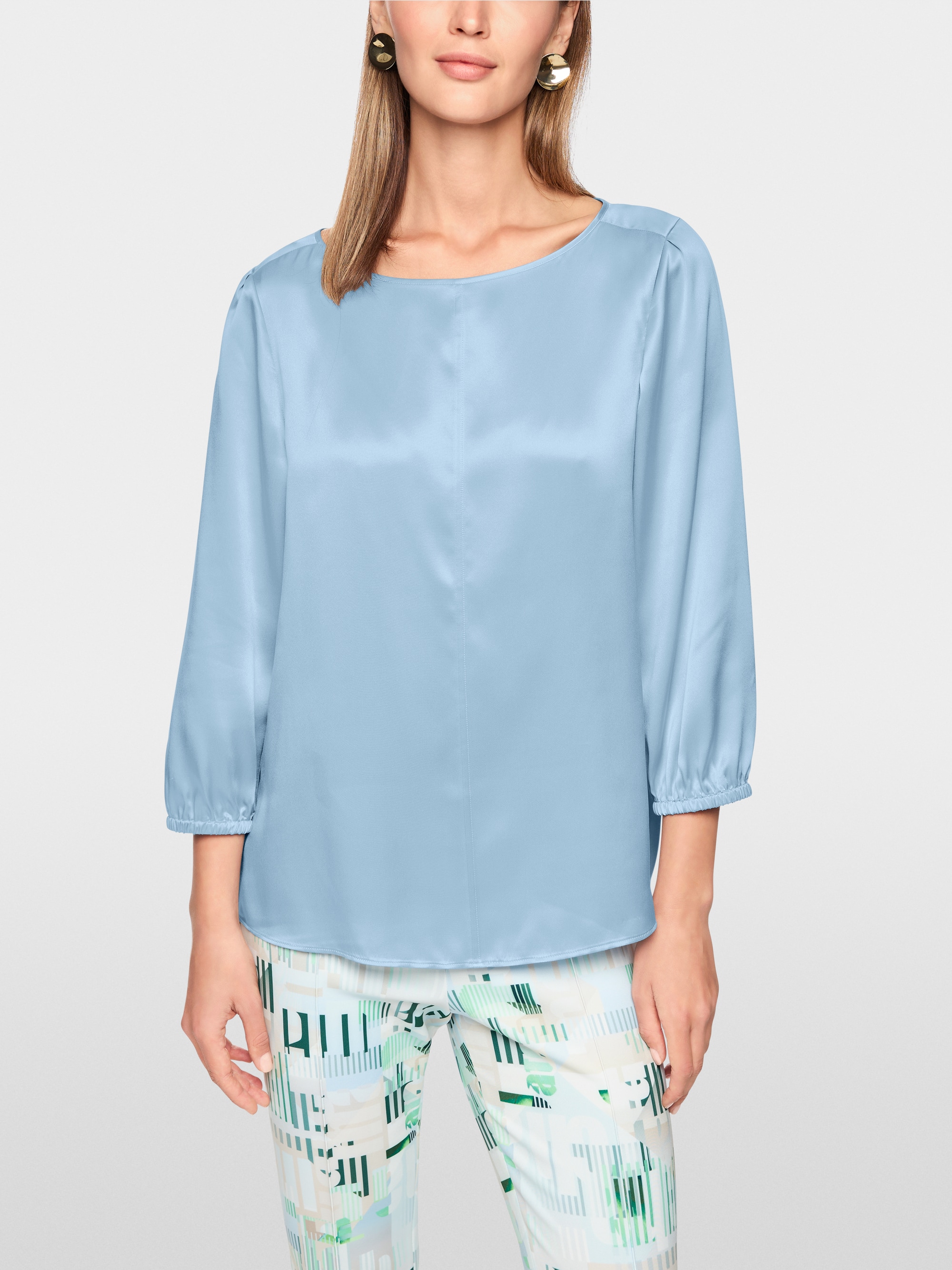 Vrouwelijke blouse van zuivere zijde