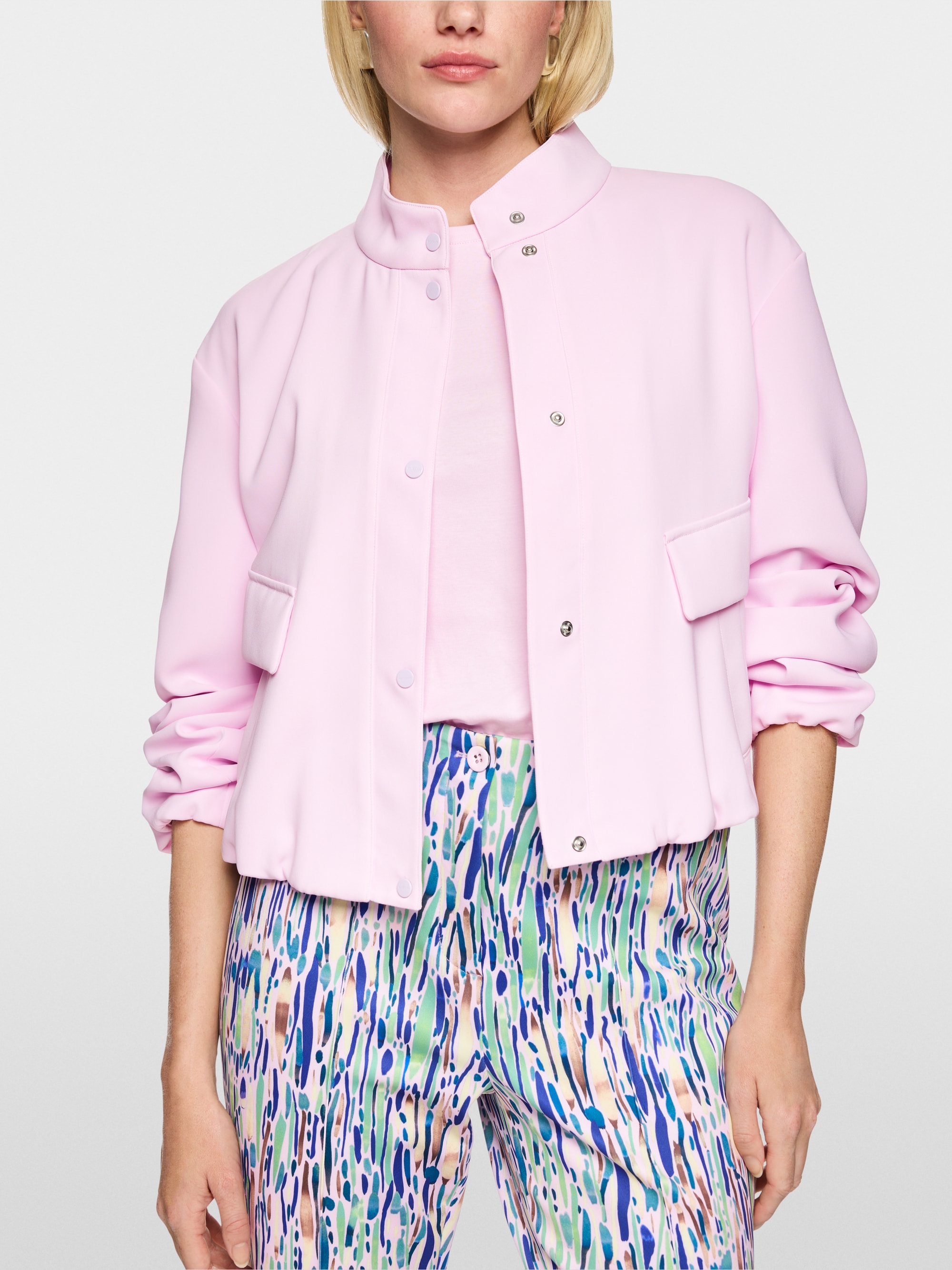 Jacket with small stand-up collar