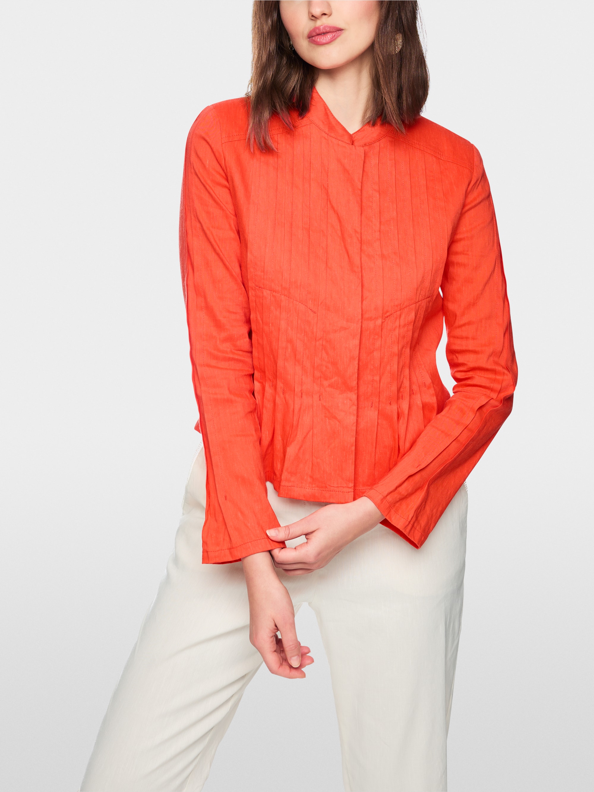 Feminine jacket with pintuck details