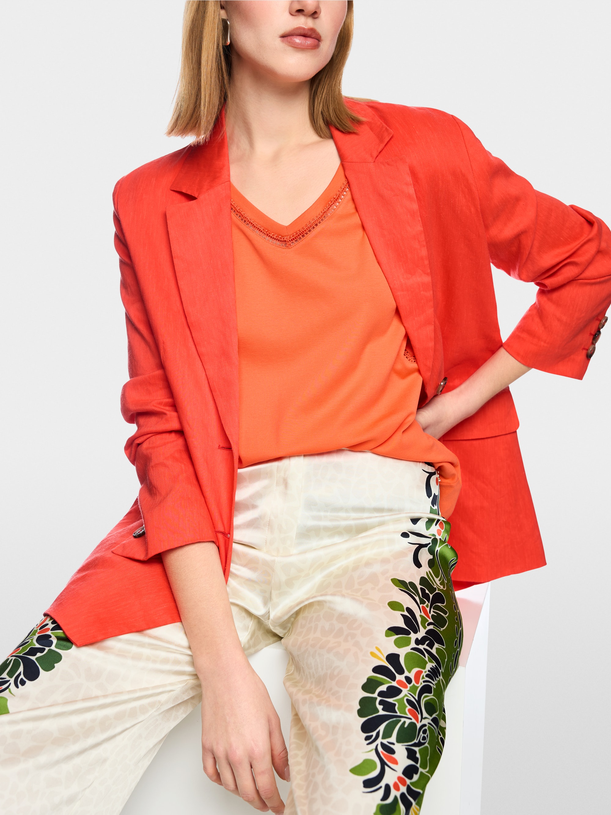 Long blazer with shoulder pads