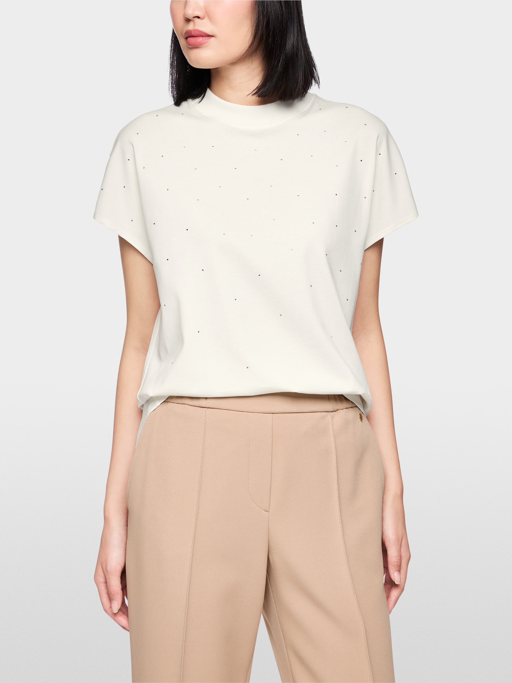 T-shirt à manches courtes avec pierres thermocollantes