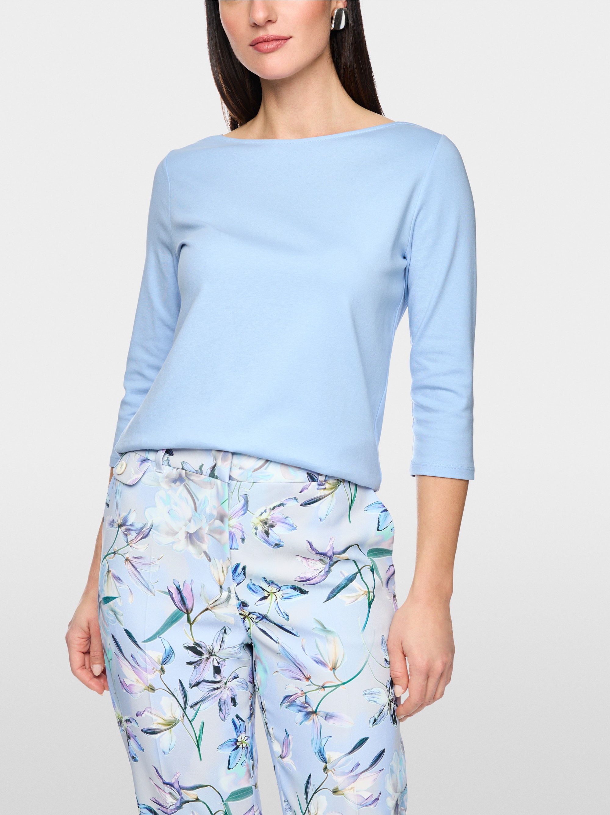 T-shirt with boat neck