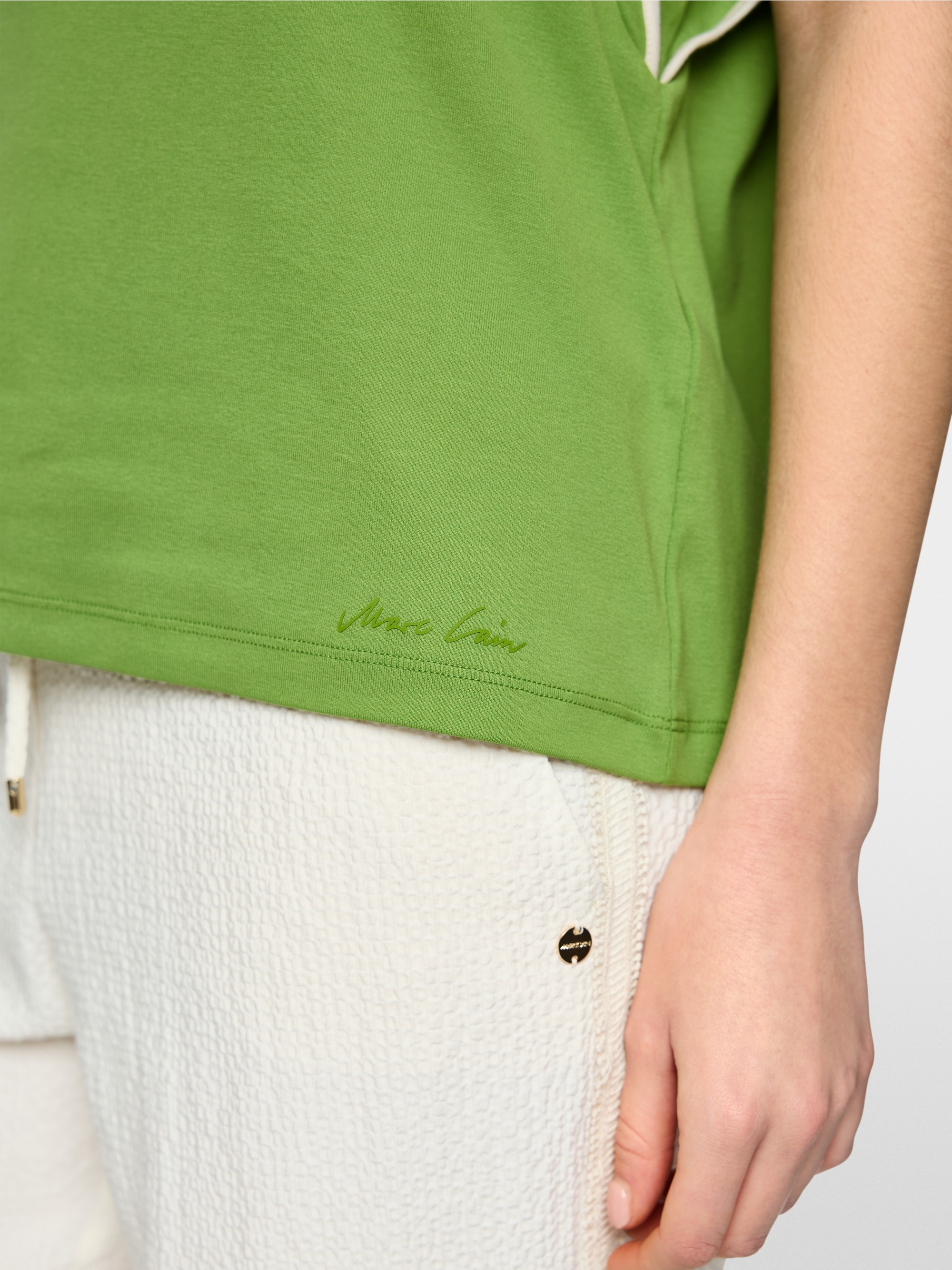 Feminine cotton stretch shirt