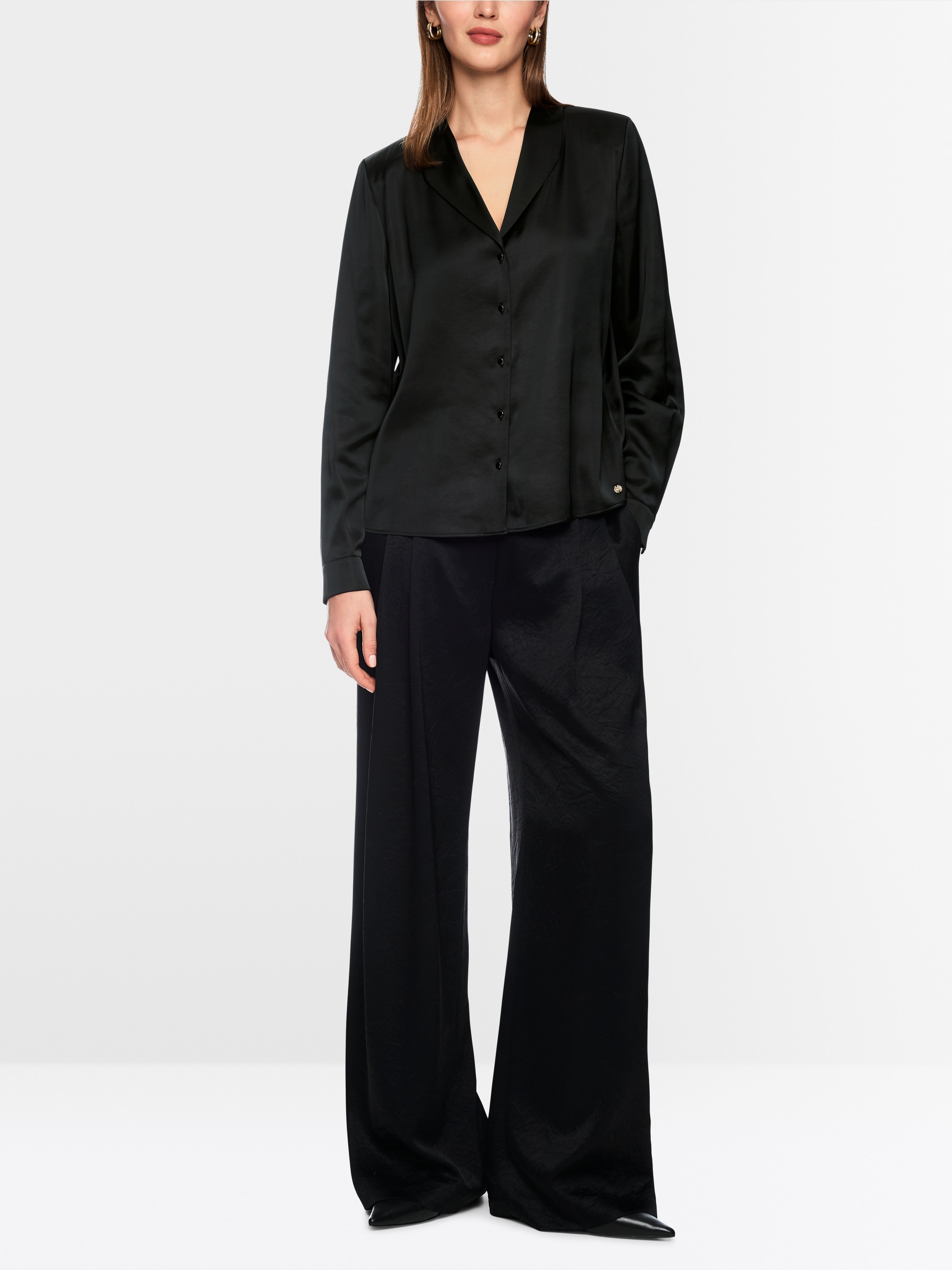 Blouse with lapel collar