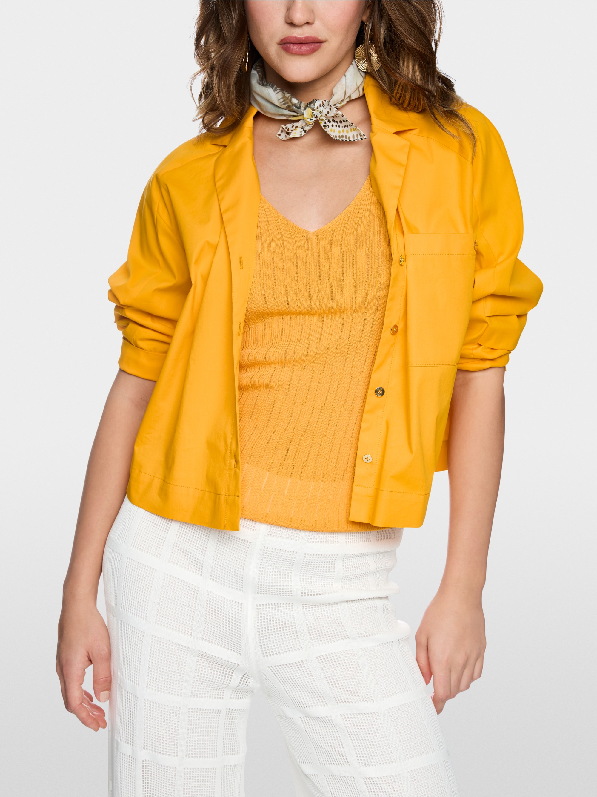 Casual cropped blouse