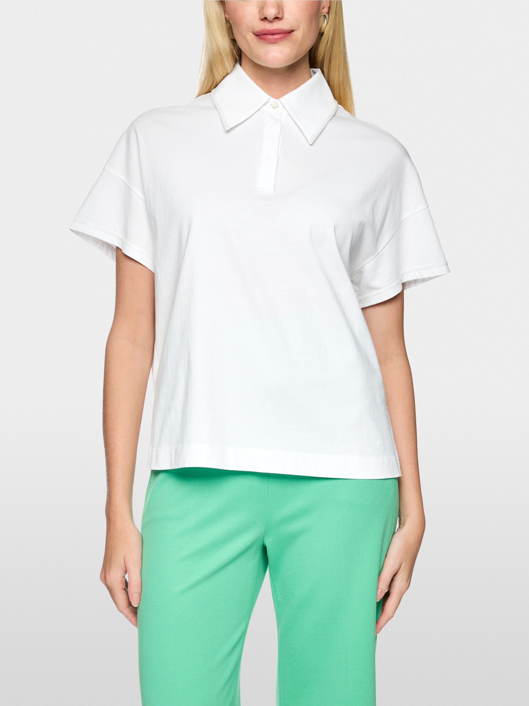 Loose-fitting polo shirt