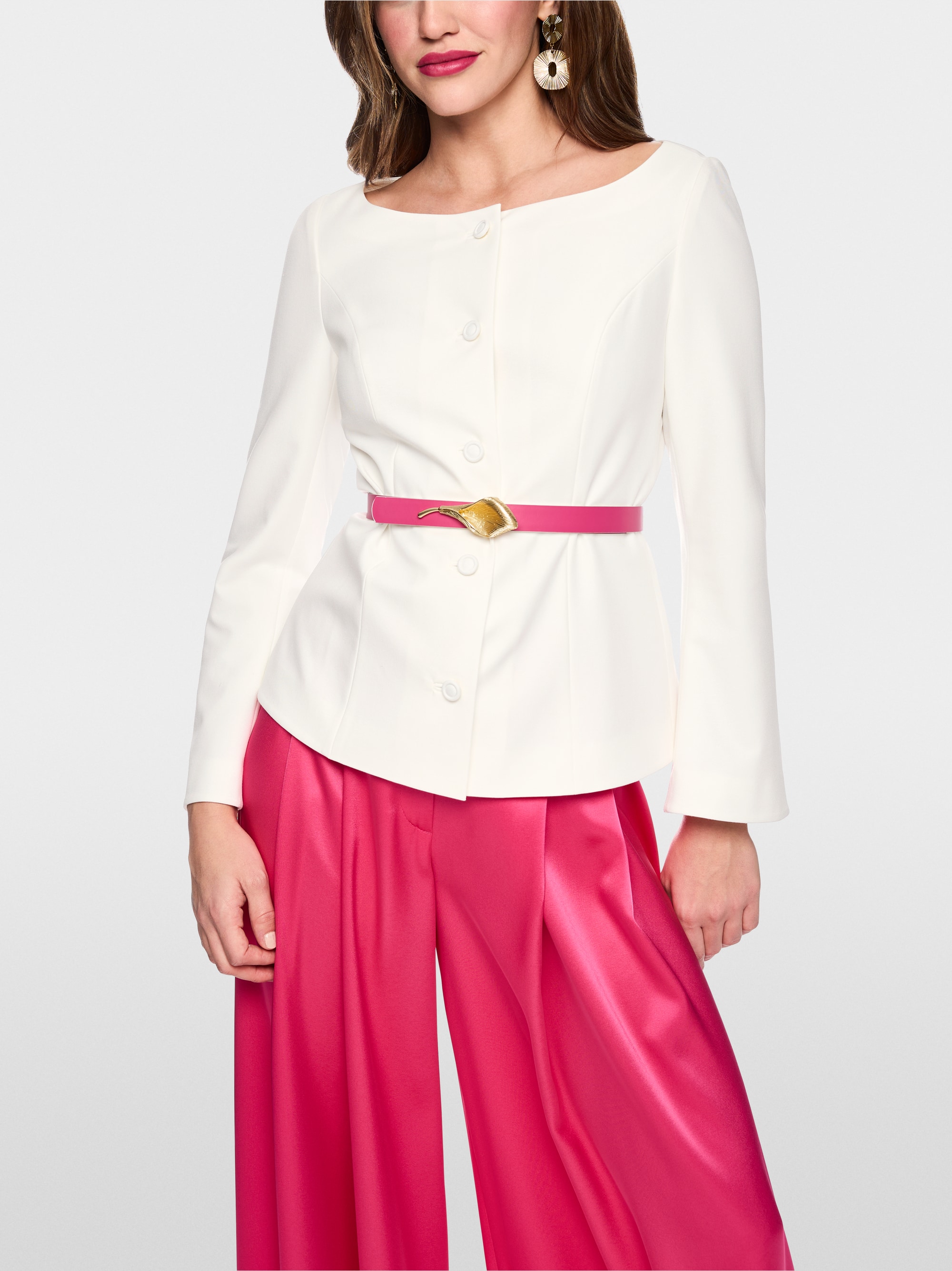 Elegant jacket with cinched waist