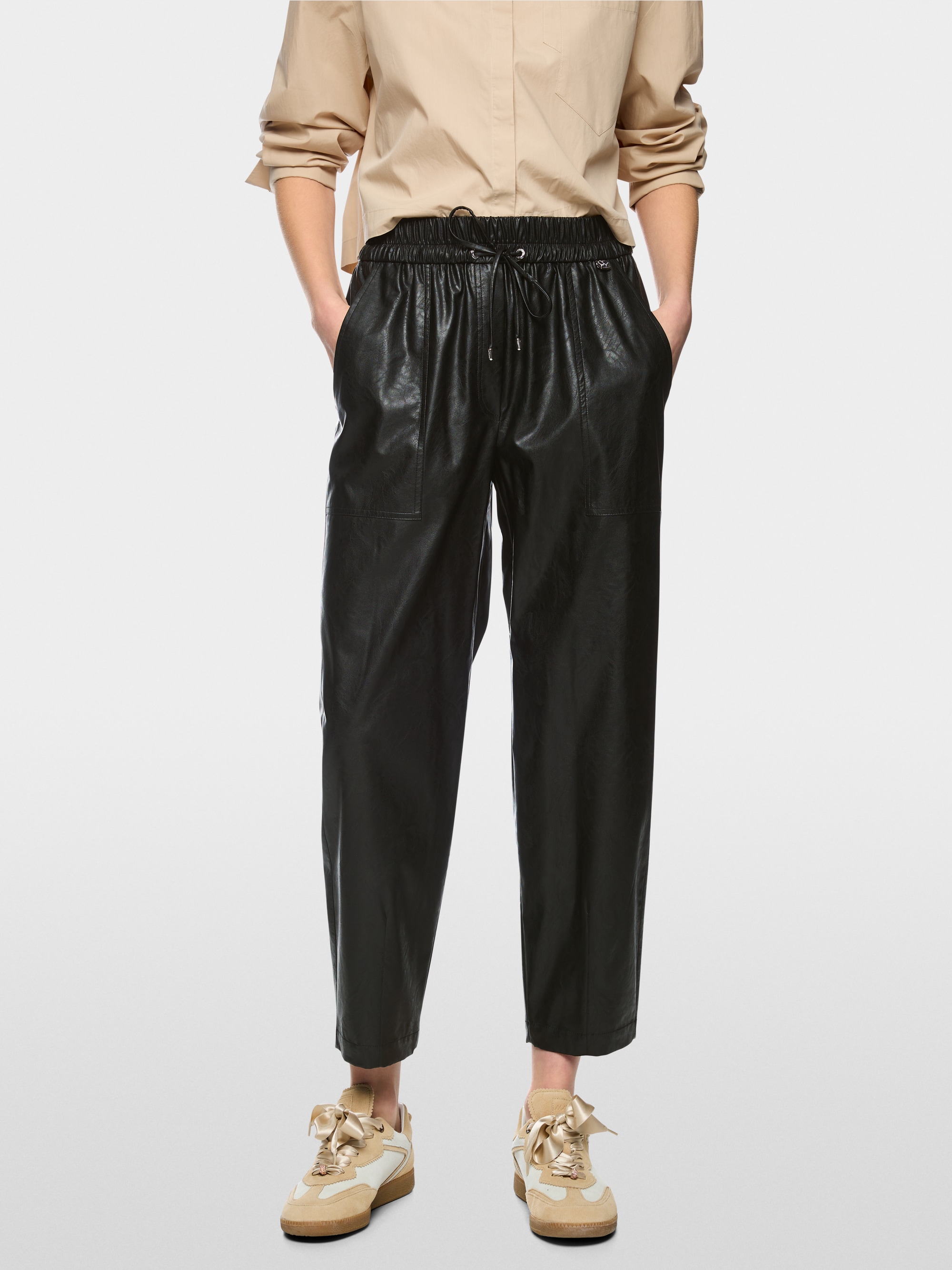 RANCHI pants with a high waist