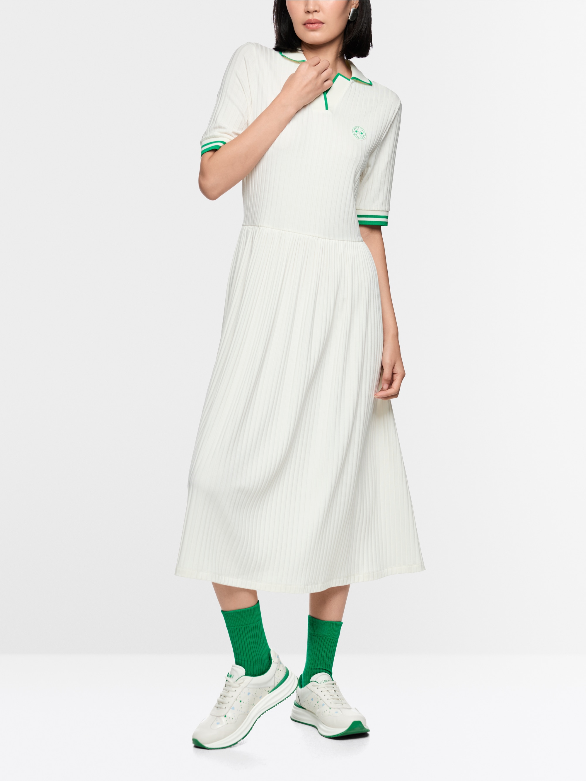 Dress made from stretch viscose