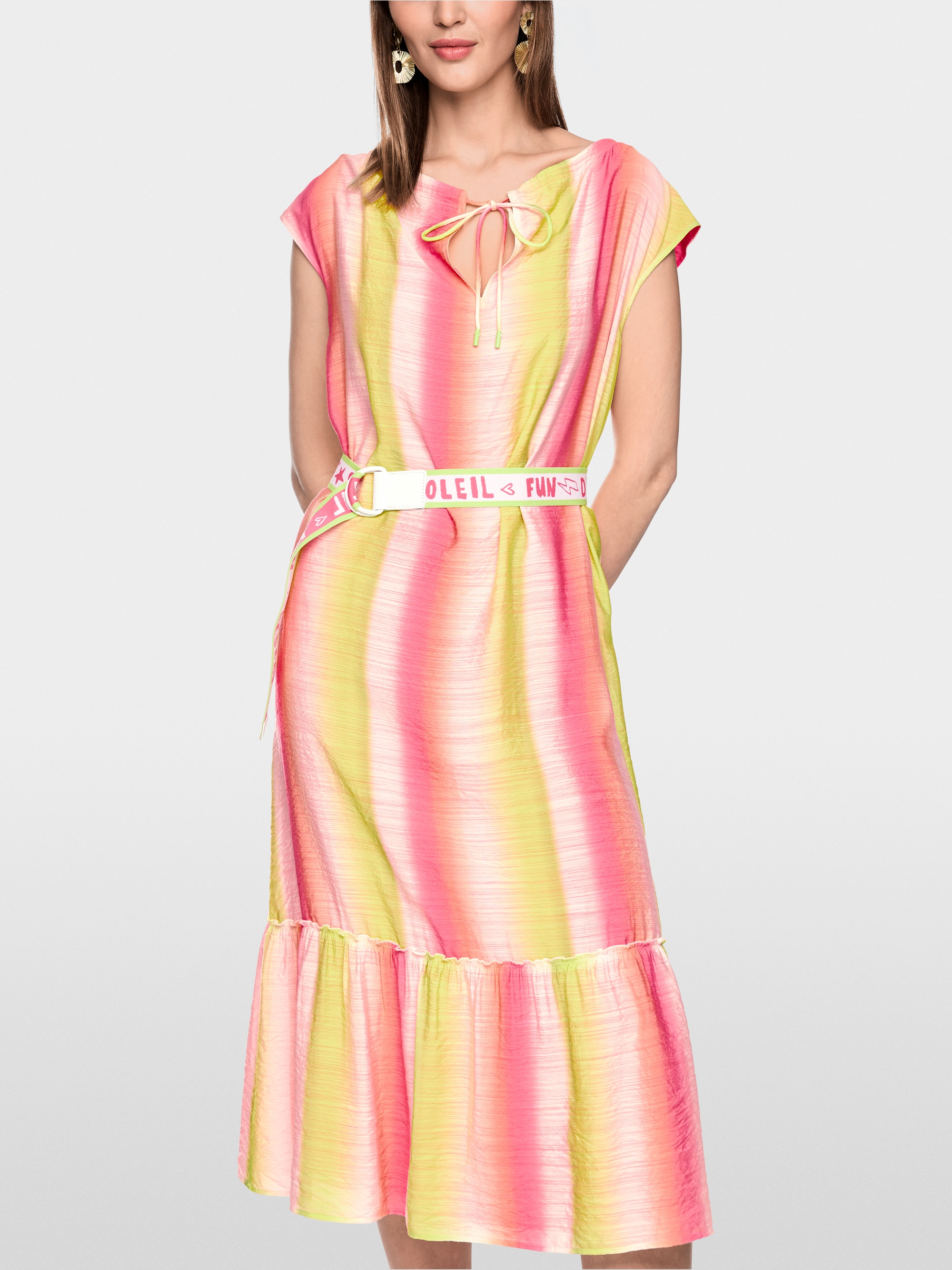 Robe midi rayée à volants