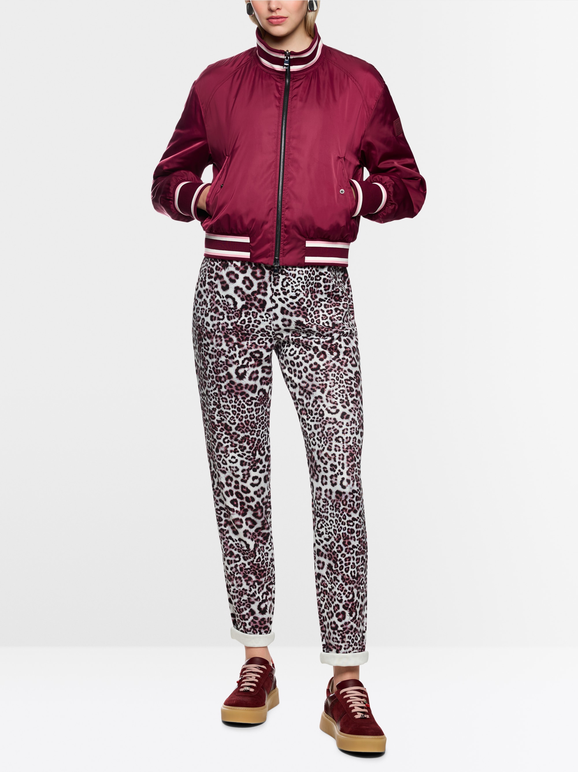 Reversible bomber jacket