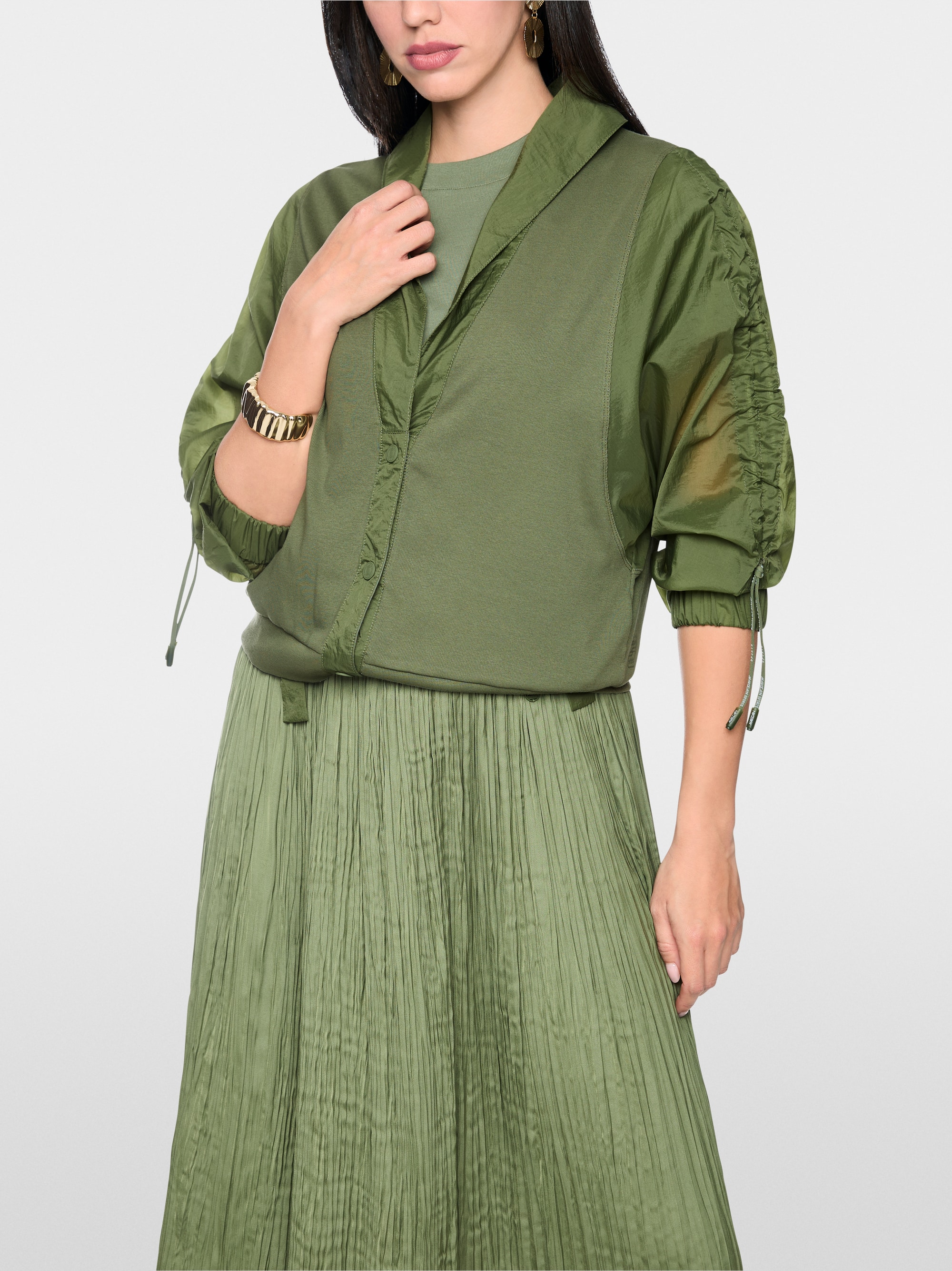 Lightweight jacket in a mix of materials