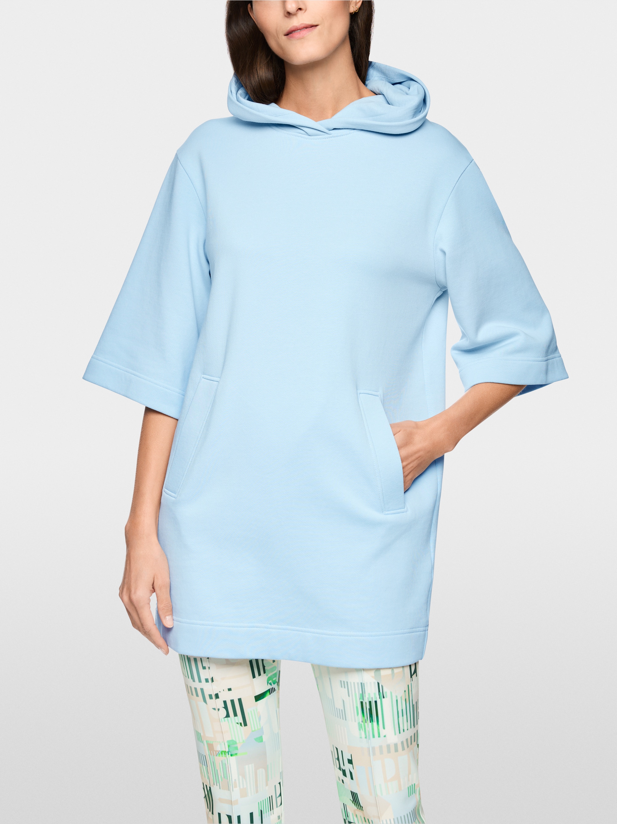 Loose-fitting hoodie