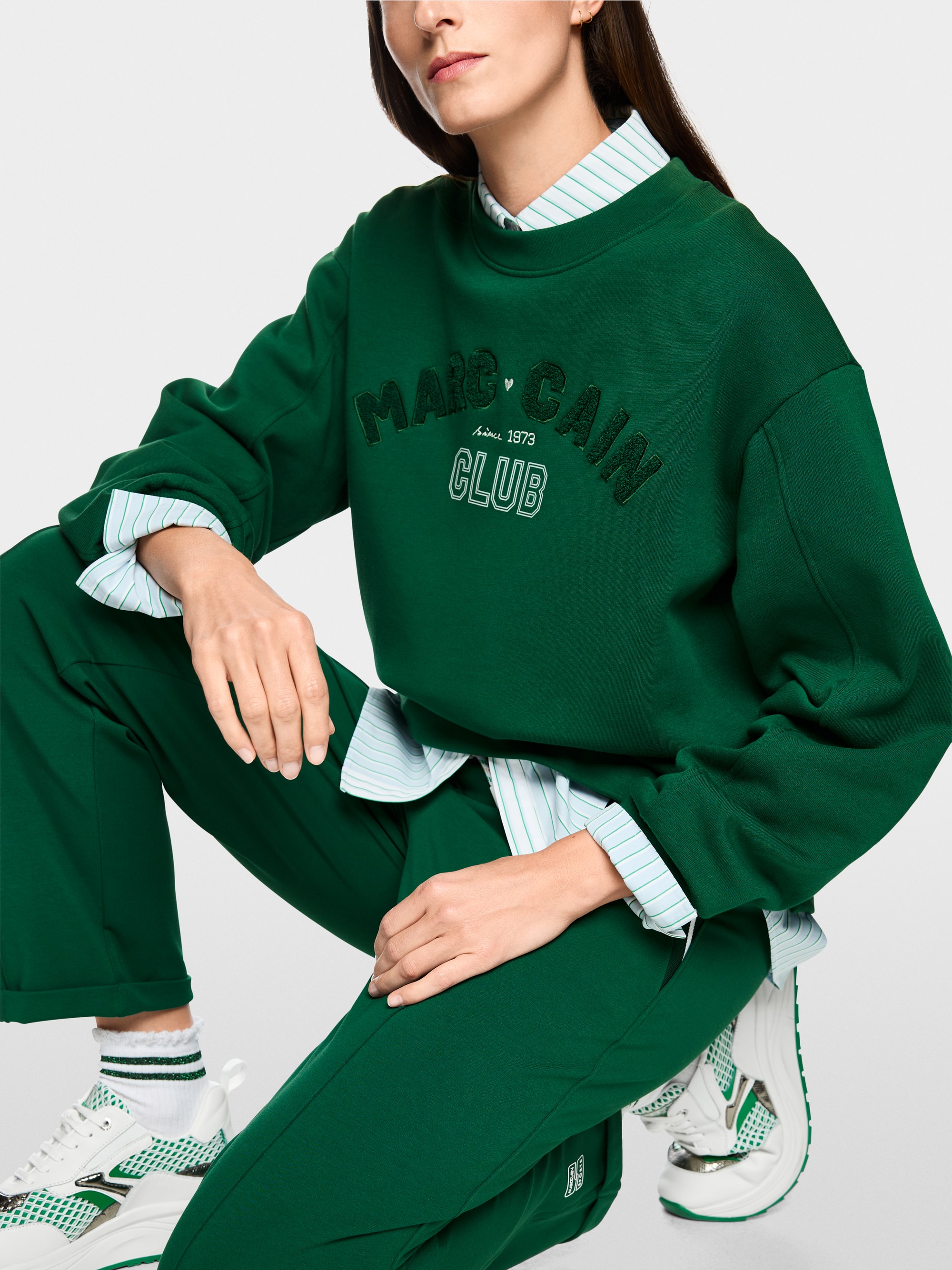 Sweatshirt with flocking