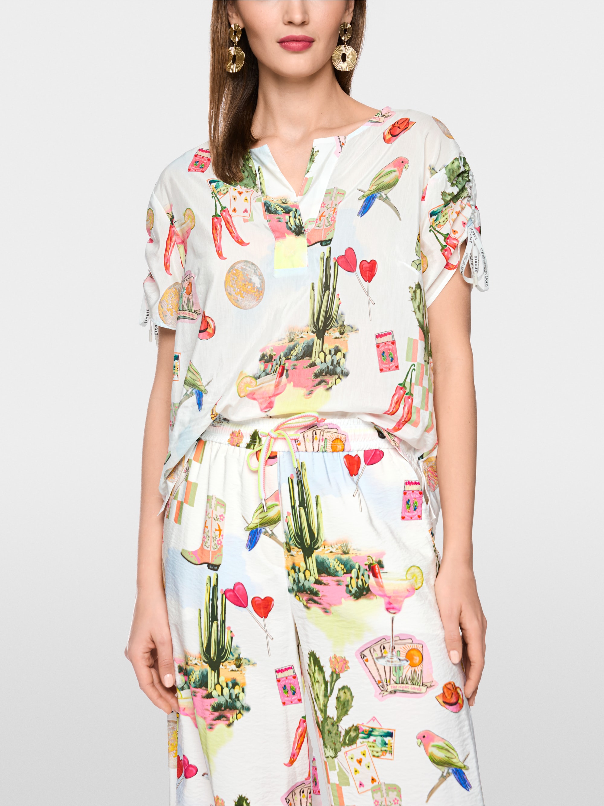 Blouse shirt with gathered details
