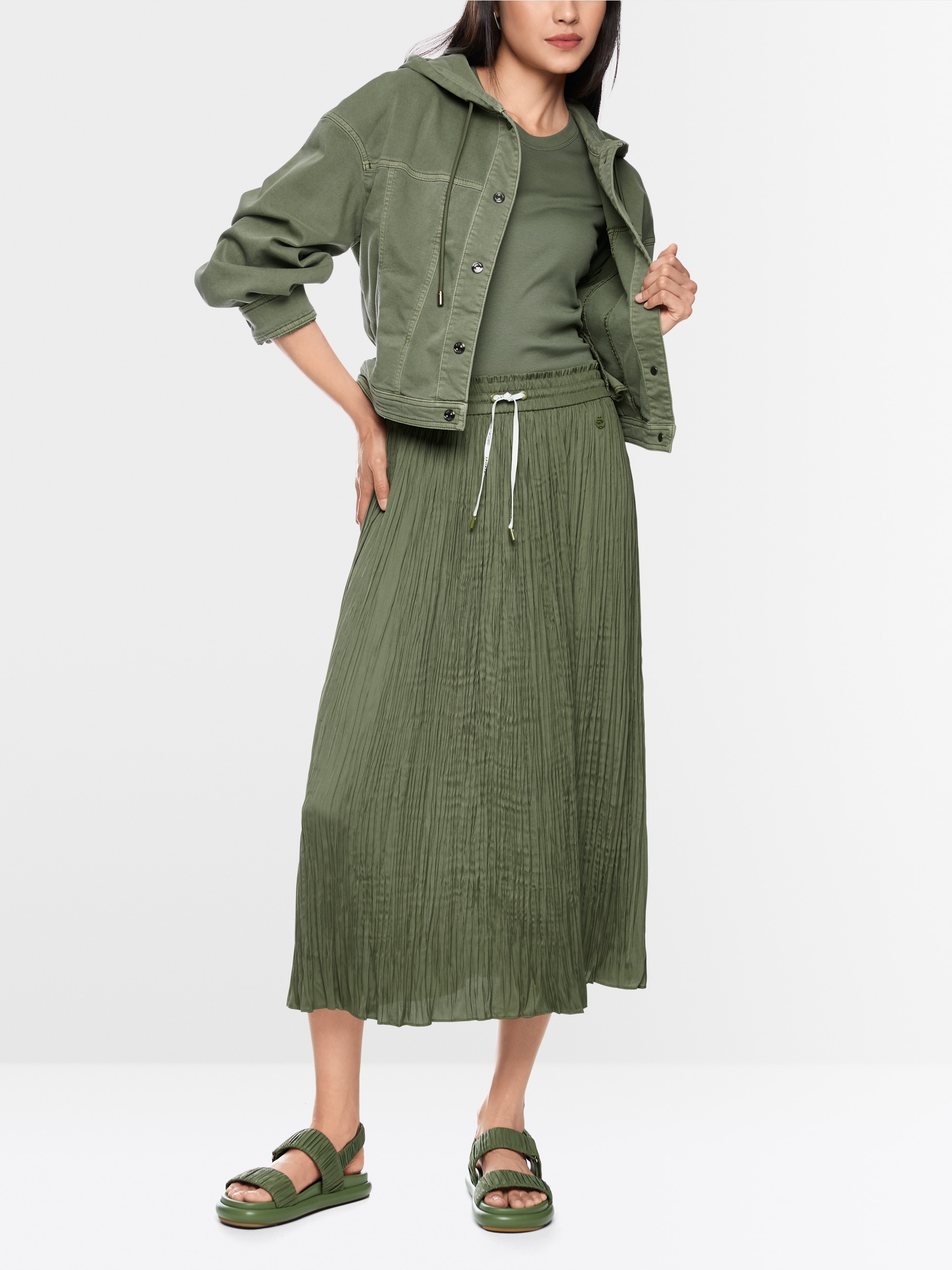 Pleated skirt ‘Rethink Together’