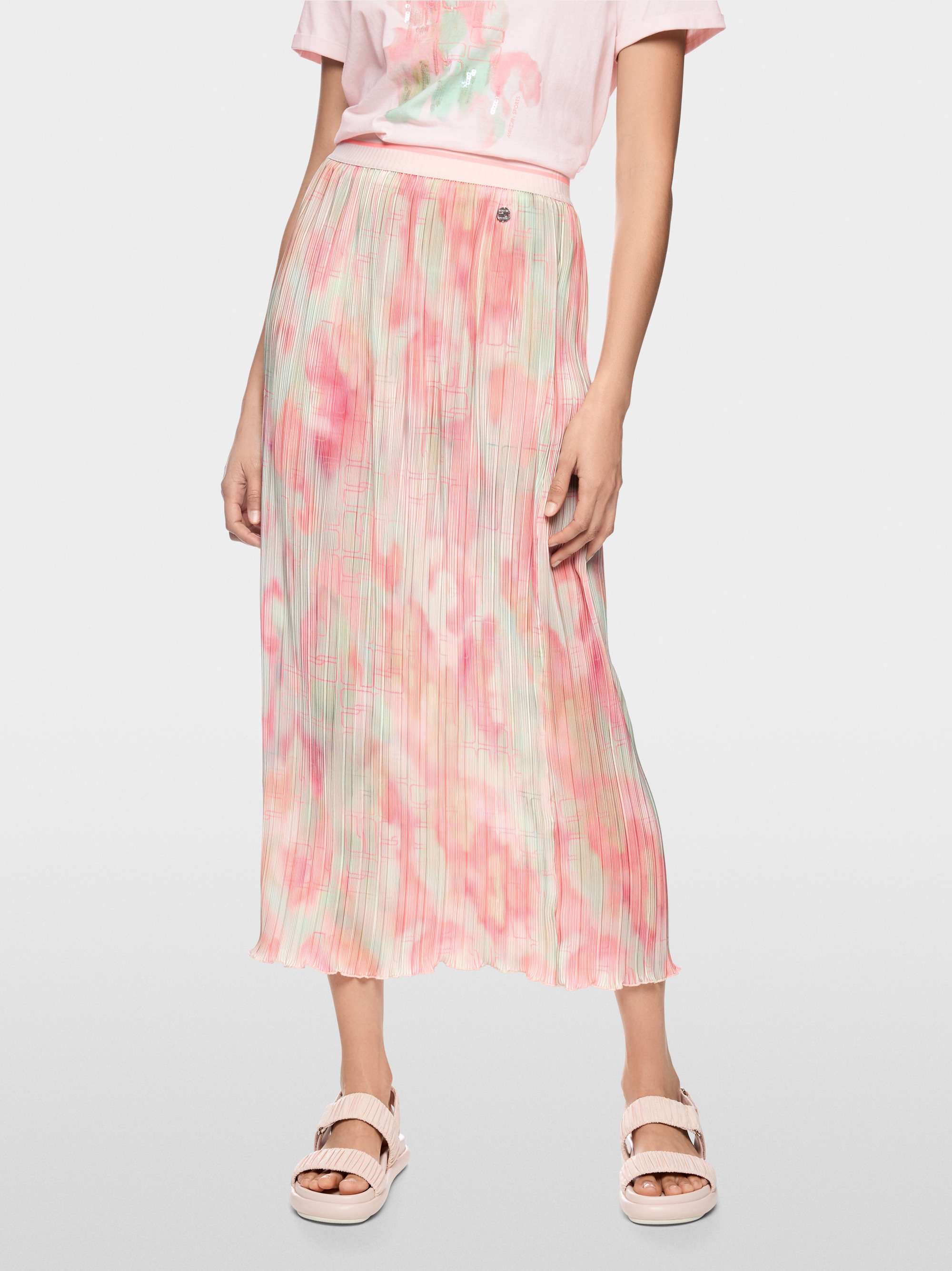 Patterned pleated skirt