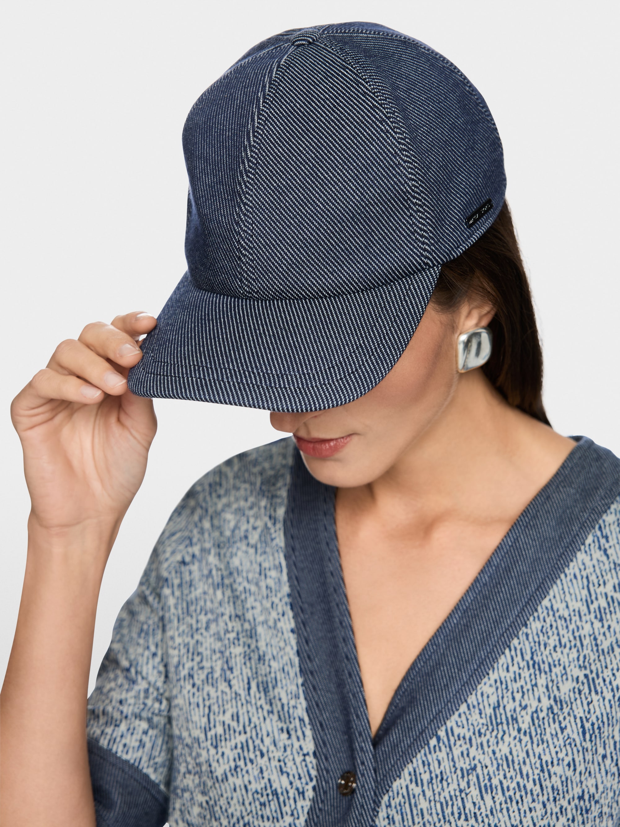 Cap made from stretch viscose