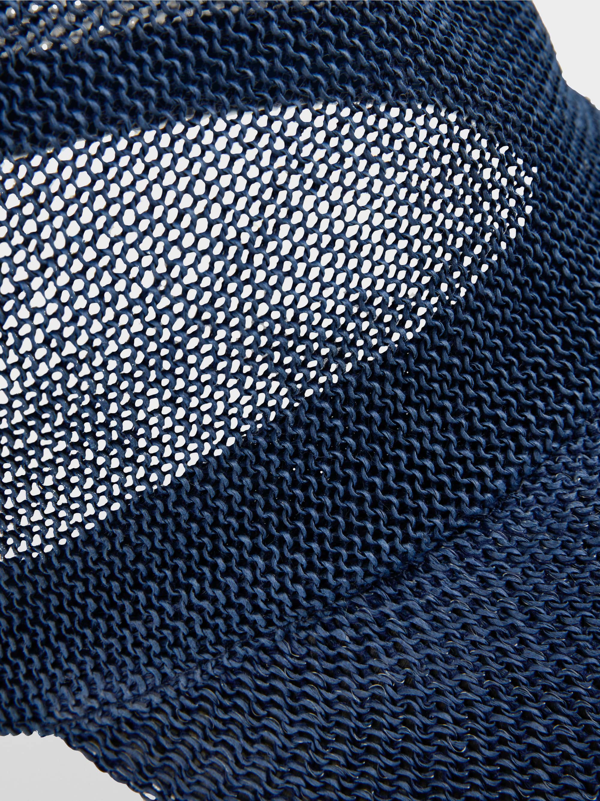 Casquette à effet résille